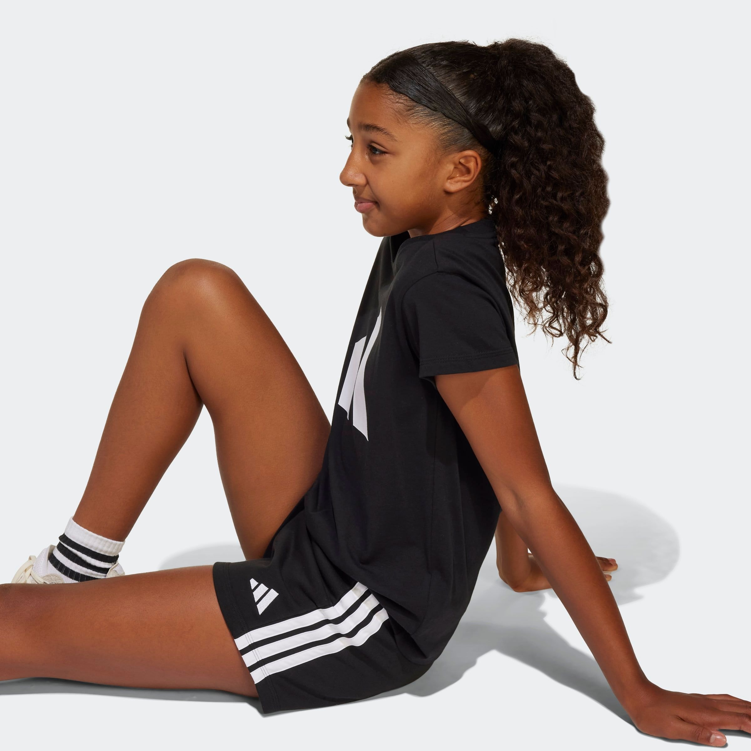 adidas Sportswear Shorts »ESSENTIALS KIDS«  für Kinder und Teens, sportlicher Look mit 3-Streifen