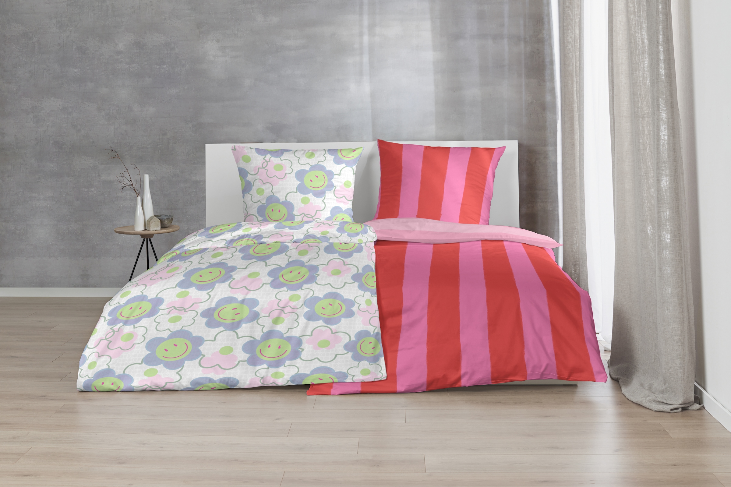 Primera Bettwäsche »Renforce-Bettwäsche Smile for me«, mit Smiley Blüten in bunten Farben