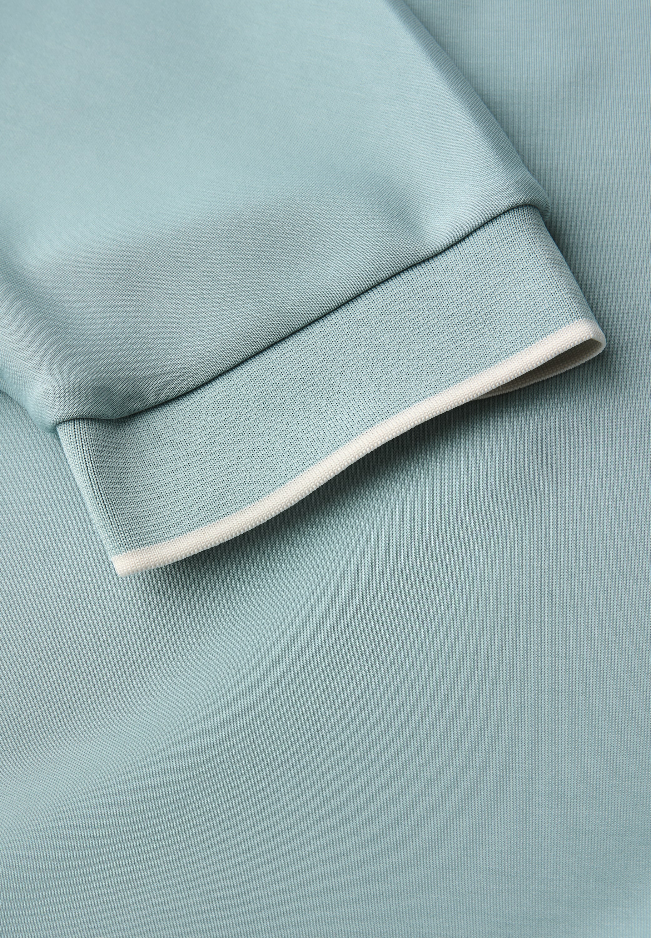 STREET ONE T-Shirt, im Silk Look und mit dezentem Kontrastdetail, Sommershirt