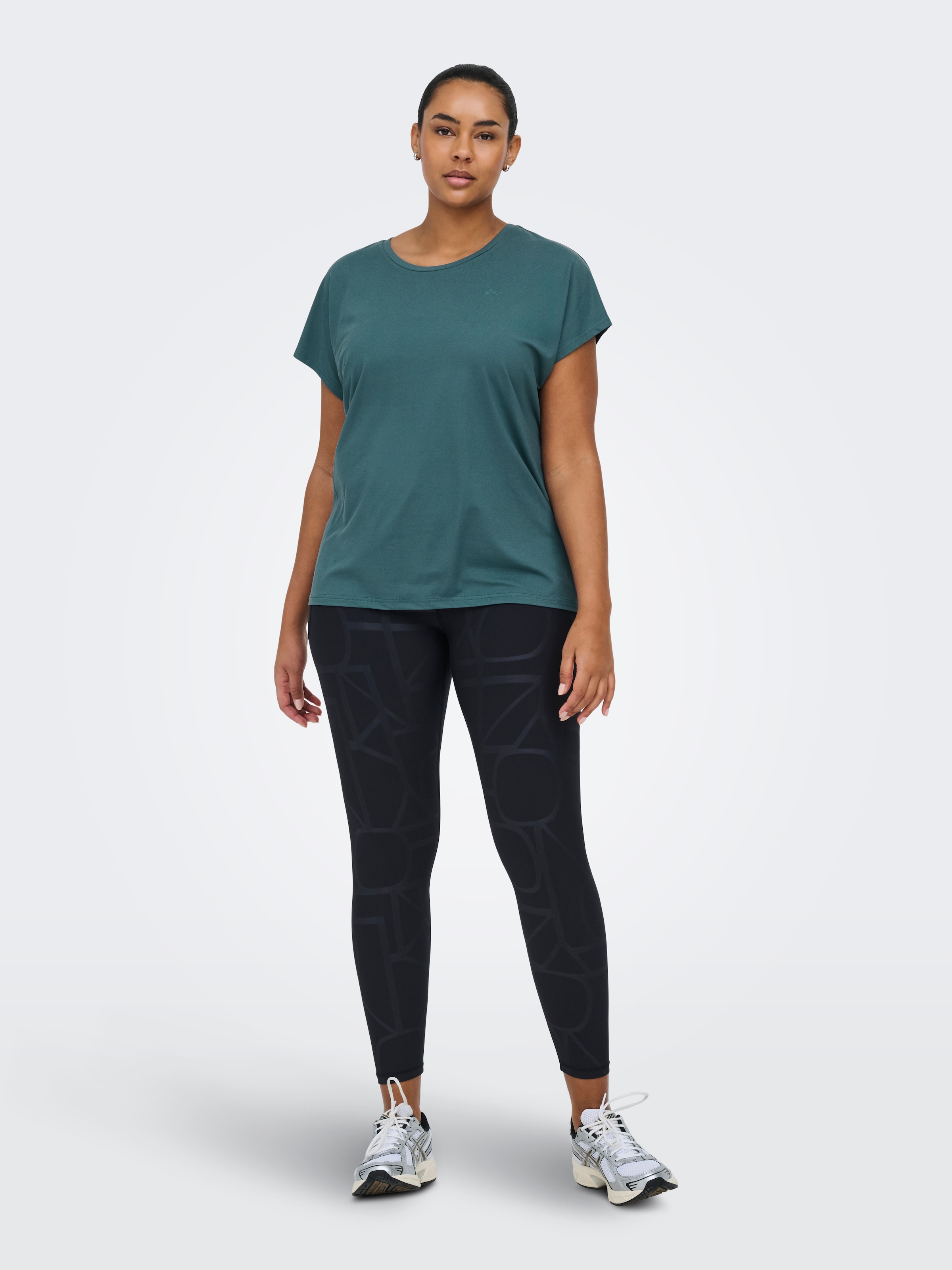 ONLY Play Funktionsshirt »ONPAUBREE SS LOOSE TRAIN TEE CURVY NOOS« Relaxed Fit, aus Polyester und Elasthan, unifarbenes Jersey