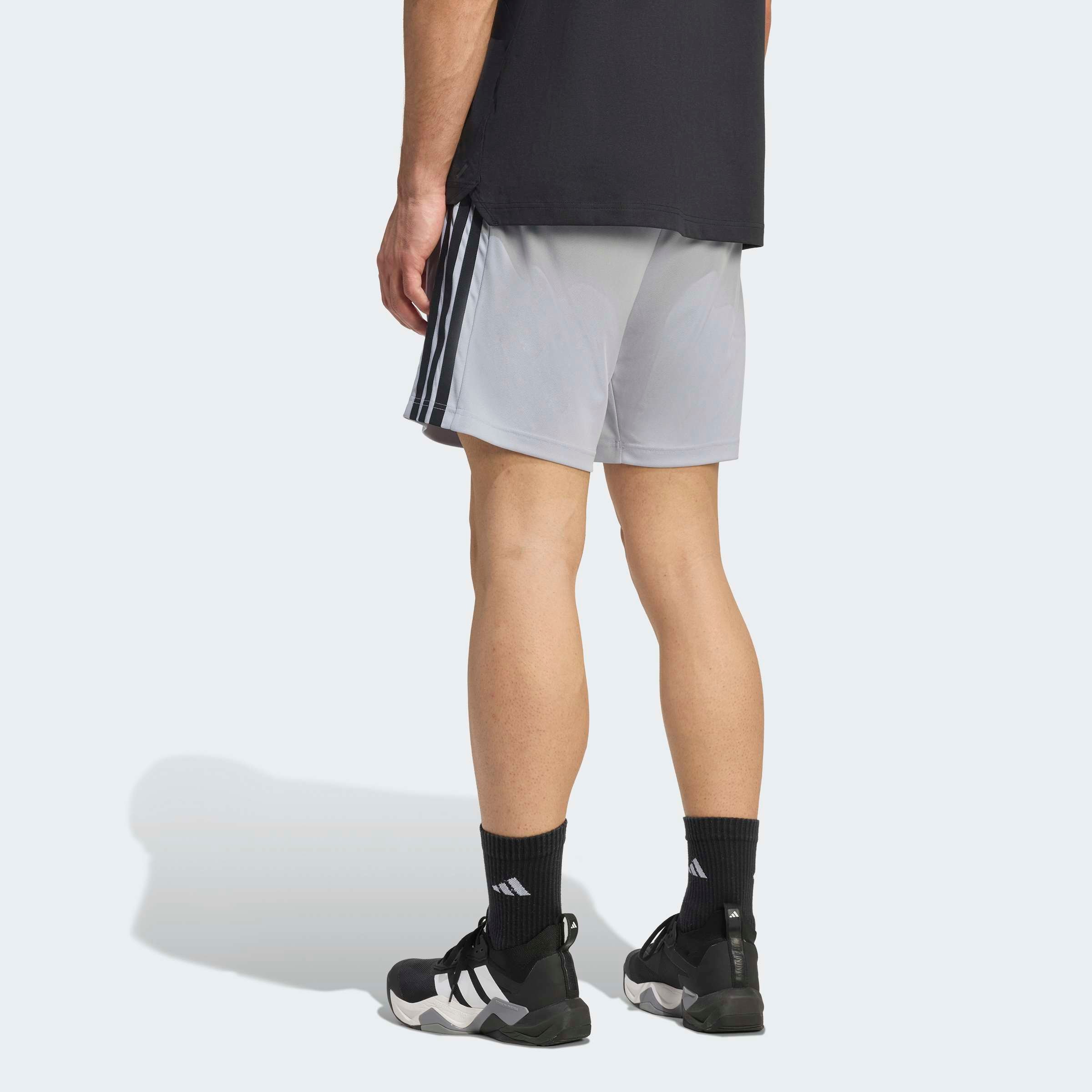 adidas Performance Shorts »WORKOUT ESSENTIALS BASE 3-STRIPES PIQUÉ 7 IN«
