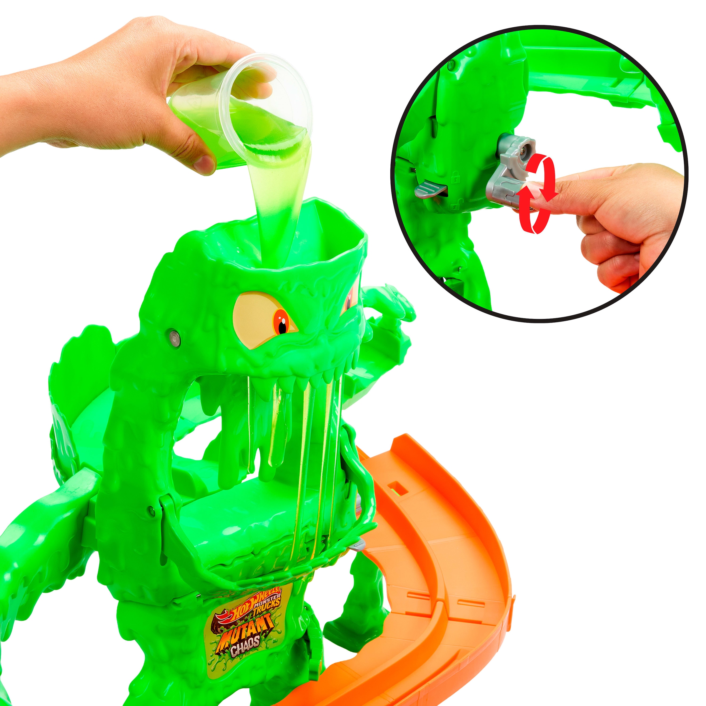 Hot Wheels Autorennbahn »Hot Wheels Monster Trucks 1:64 Mutant Monster Duell«