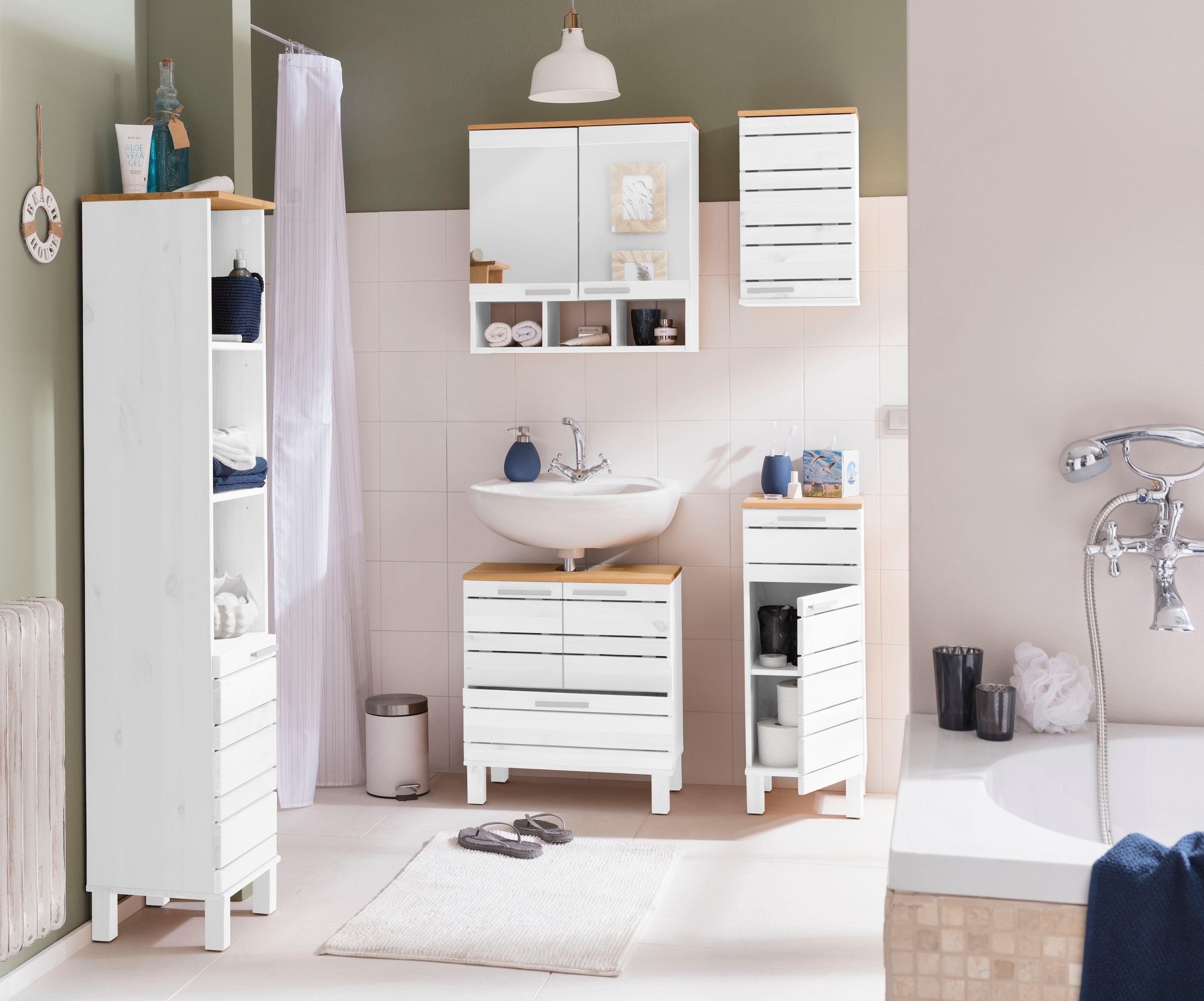 Home affaire Hängeschrank »JOSIE« Breite 30 cm, aus Massivholz, verstellbarer Einlegeboden, Metallgriff