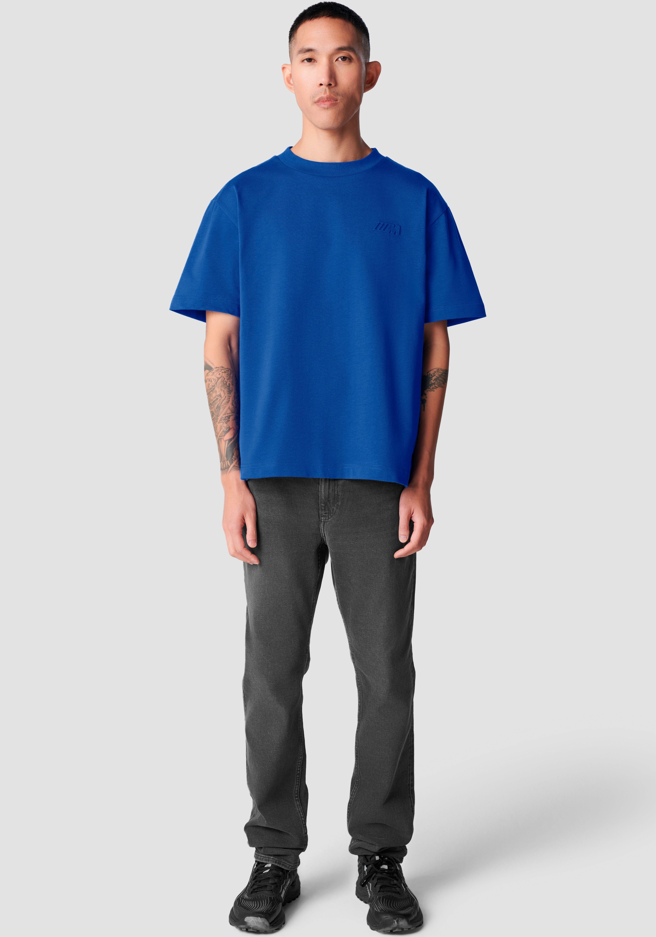 BMW T-Shirt, mit Logostickerei auf Brusthöhe