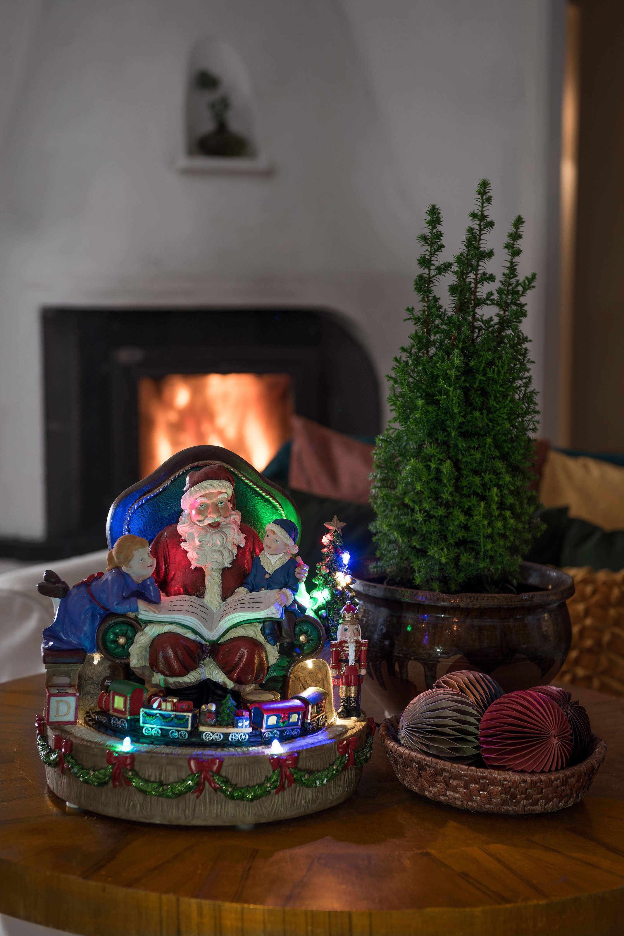 KONSTSMIDE Weihnachtsfigur »Weihnachtsdeko«, LED Szenerie Kindern Weihnachtsmann und Zug mit bequem bestellen