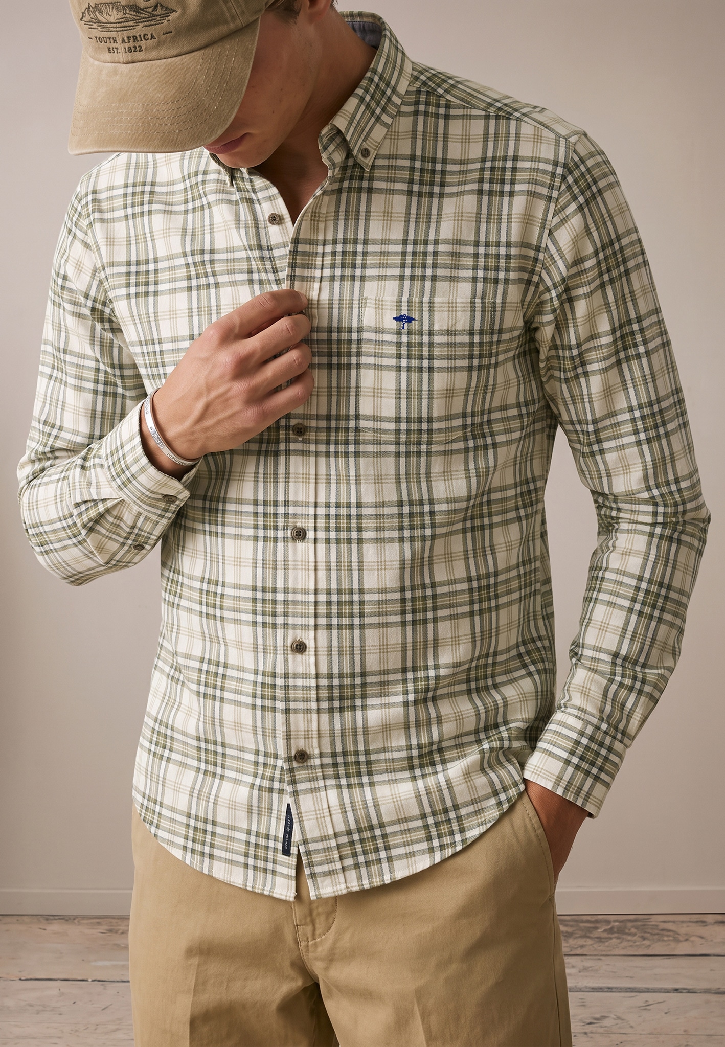 FYNCH-HATTON mit Button-Down-Kragen