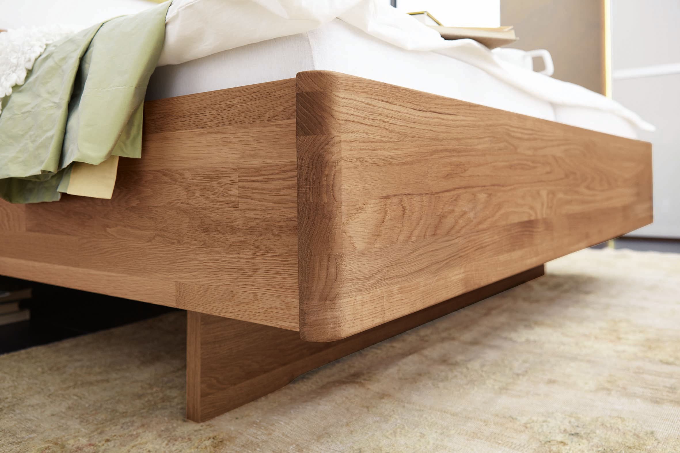 WIEMANN Holzbett »Cardiff, Bettgestell, Bettrahmen, teilmassiv, mit Polsterkopfteil«, (Belastbarkeit 110/220 Kg, 4-fache höhenverstellbar, MADE IN GERMANY), Fußteil aus Massivholz, verschiedene Größen