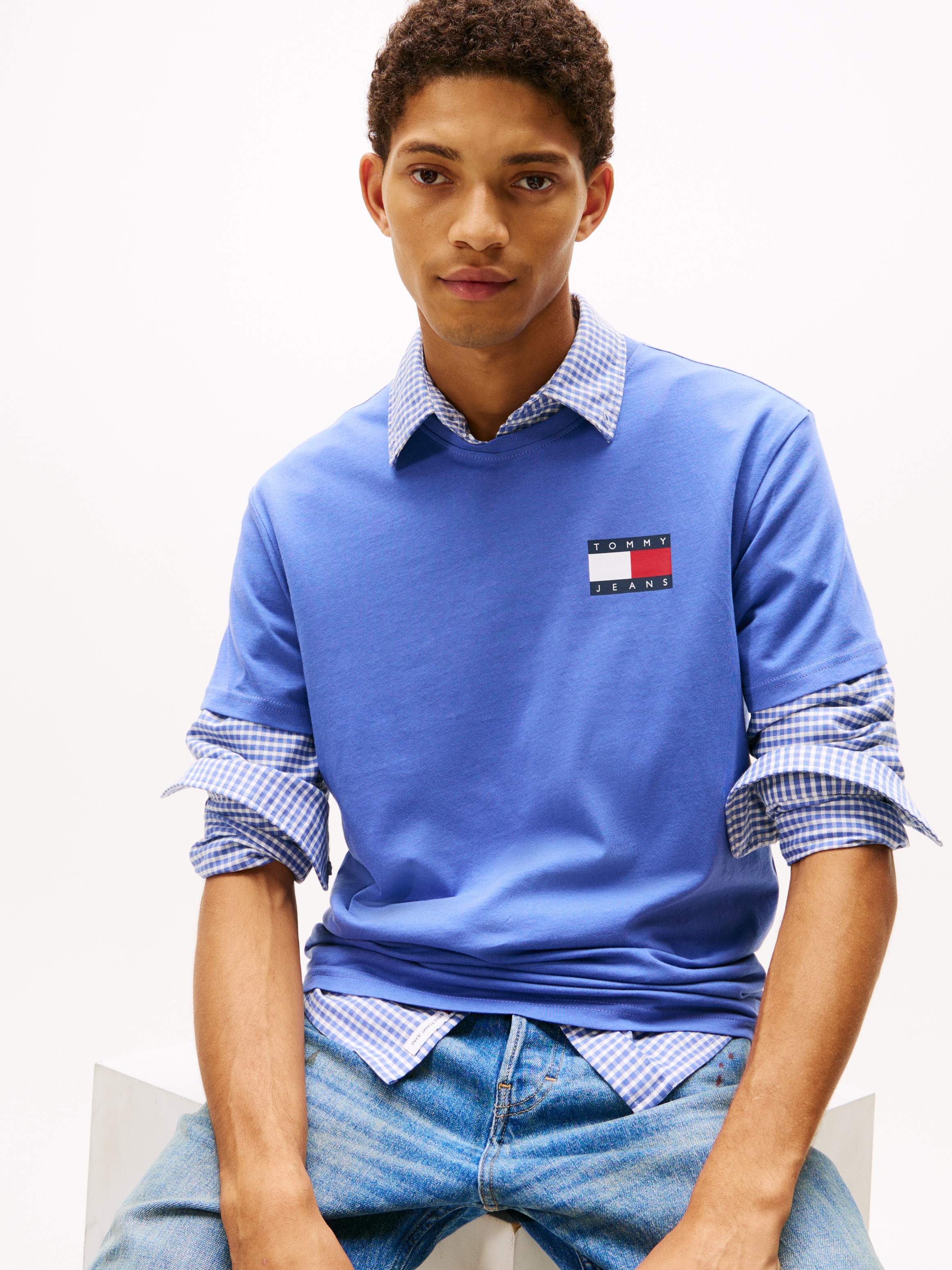 Tommy Jeans T-Shirt »TJM SLIM ESSENTIAL FLAG TEE EXT«, Mit Rundhalsausschnitt