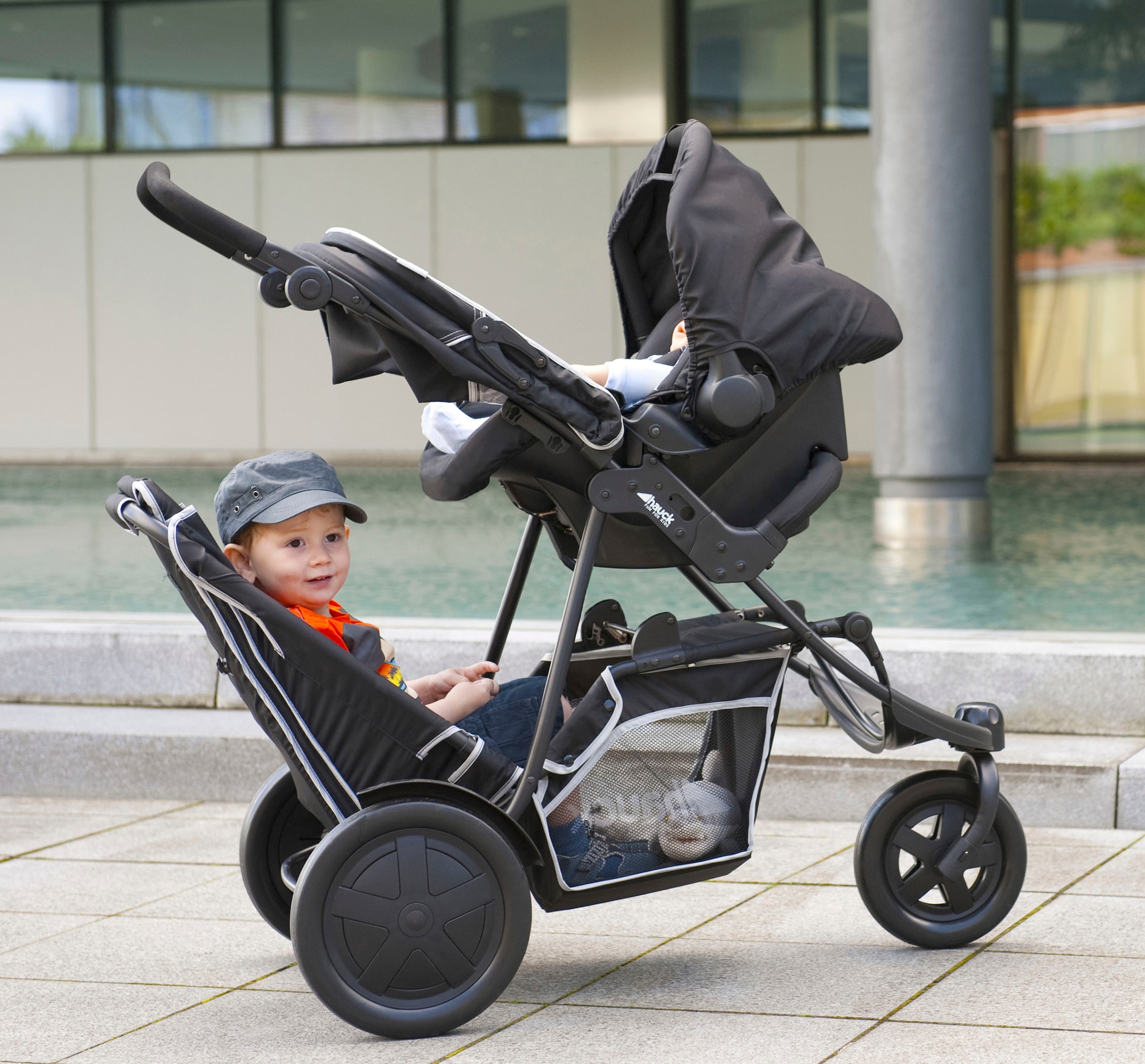 Hauck Geschwisterwagen »Freerider black«, 15 kg, mit schwenk- und feststellbarem Vorderrad