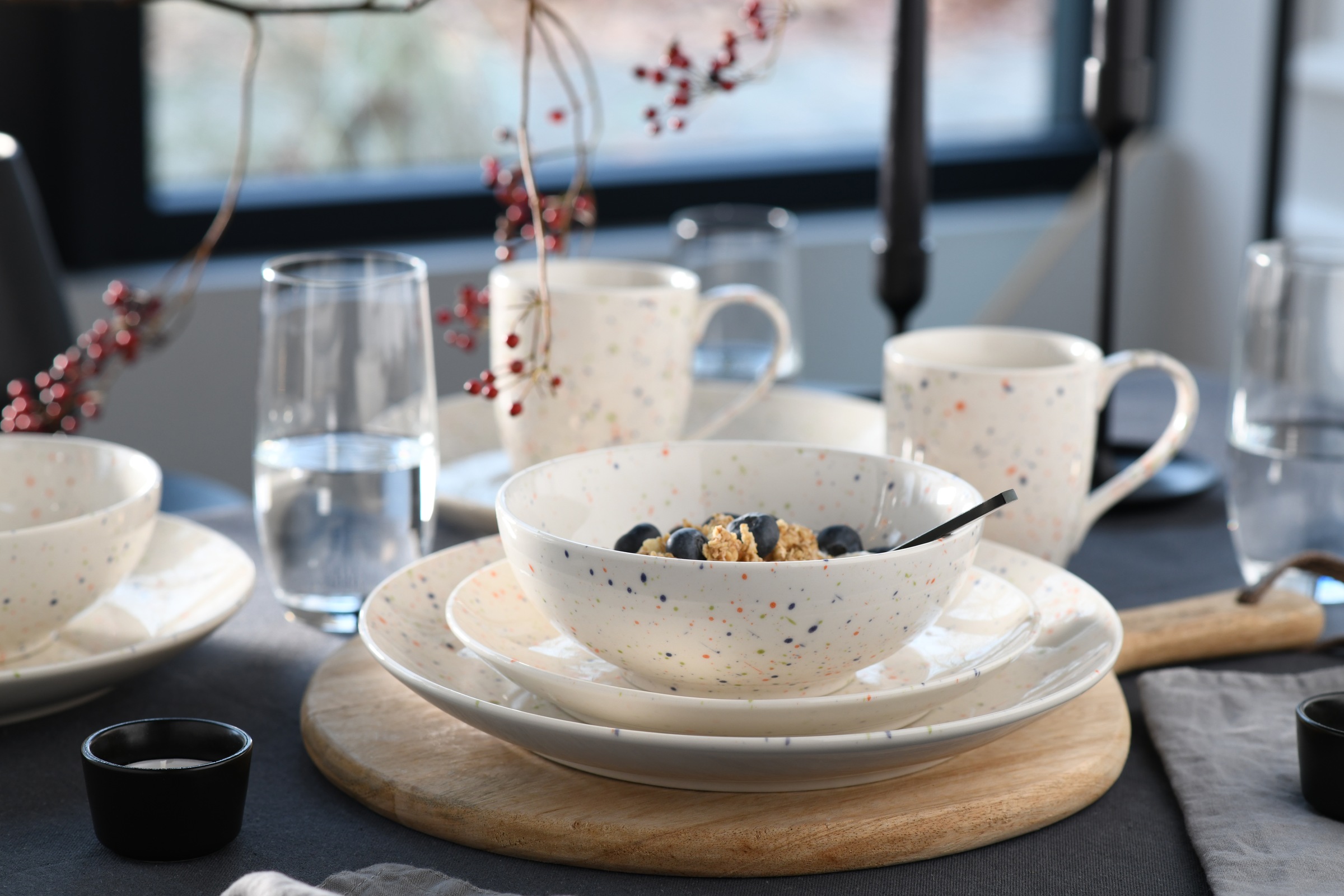 CreaTable Teller-Set »Confetti, Tellerset 12-tlg.« Unregelmäßige bunte Punkte, Gute Laune Geschirr, Frisch, Freundlich