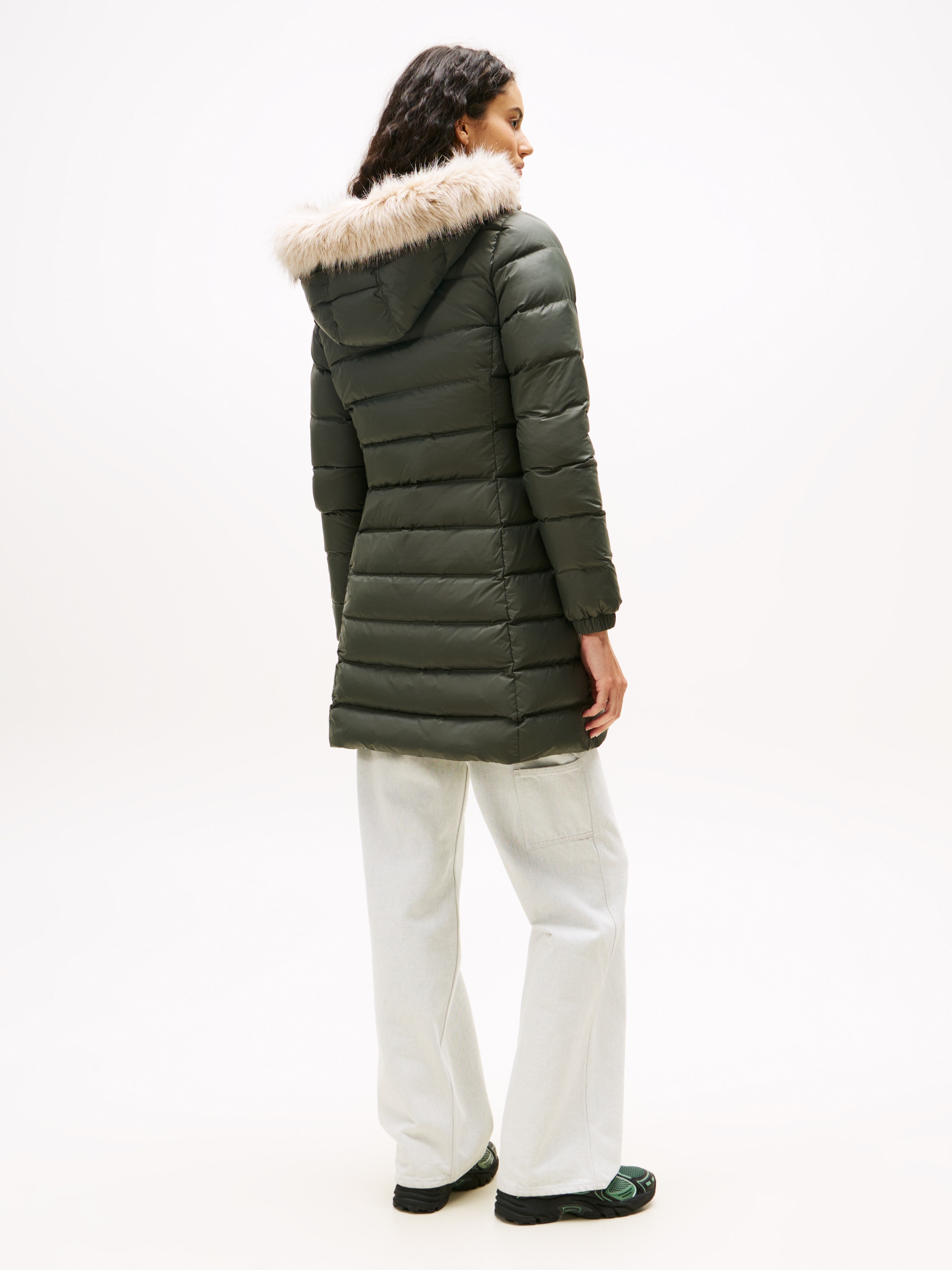 Tommy Jeans Steppmantel »TJW ESSENTIAL HOODED DOWN COAT«, mit Fellimitat, Logostickerei