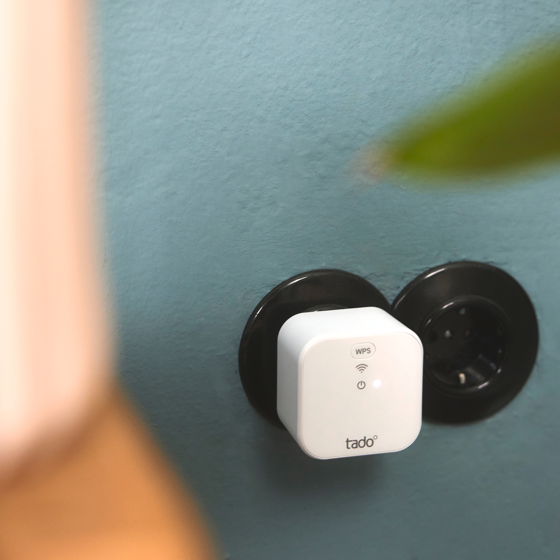 Tado Heizkörperthermostat »Bridge + 4x Heizkörperthermostat + Temp. Sensor (Line X)«