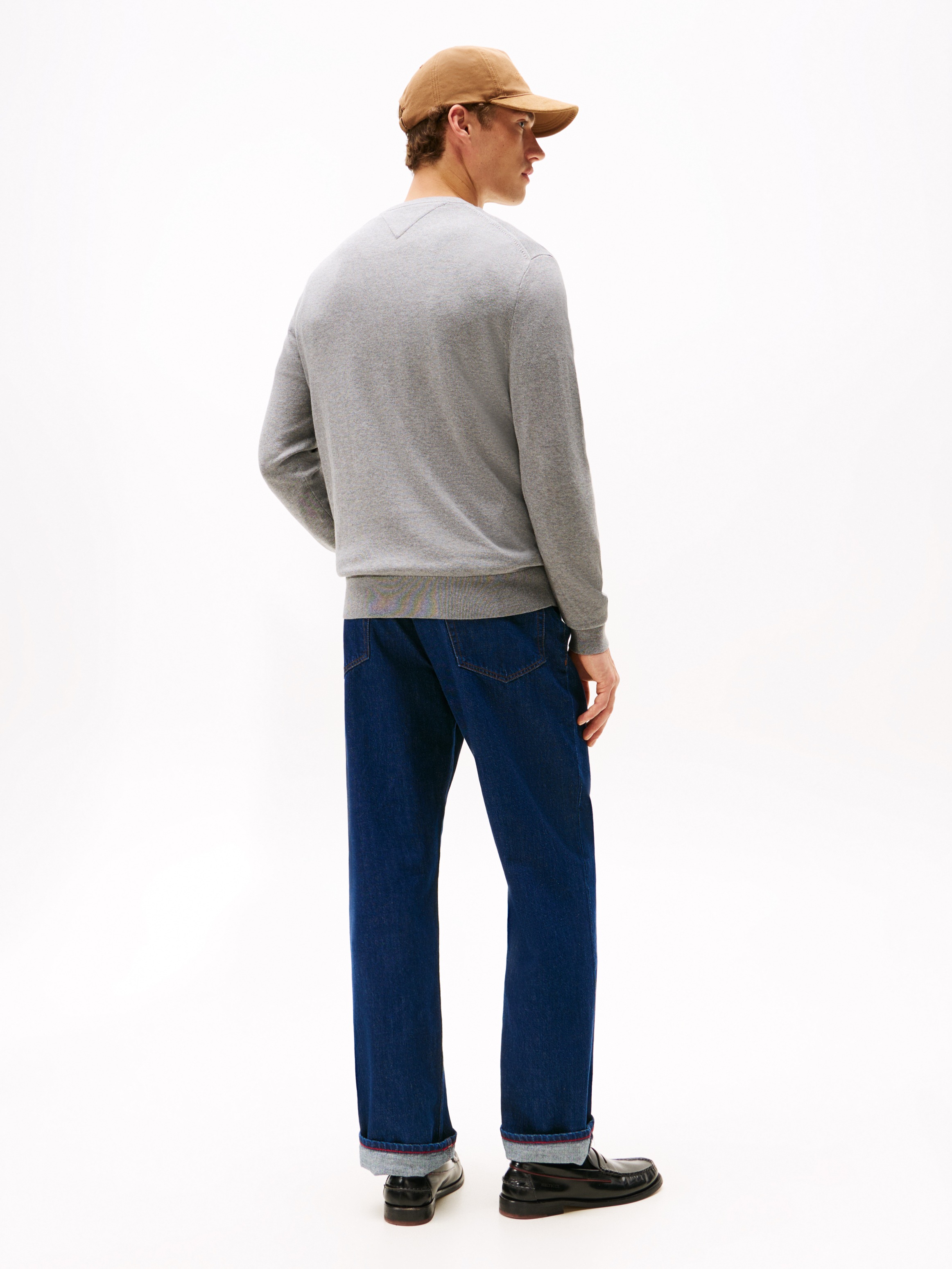 Tommy Hilfiger Strickpullover »ESSENTIAL COTTON V NECK mit V-Ausschnitt und Stickerei« unifarben, casual, regular fit, Baumwolle, V-Ausschnitt