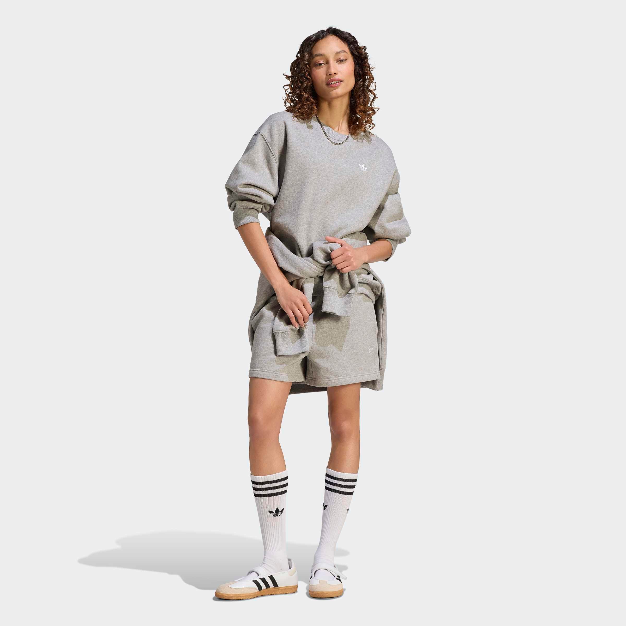 adidas Originals Sweatshirt »ESS FL CRW OS«, mit Rundhalsausschnitt, ohne Verschluss, in normaler Schnittform
