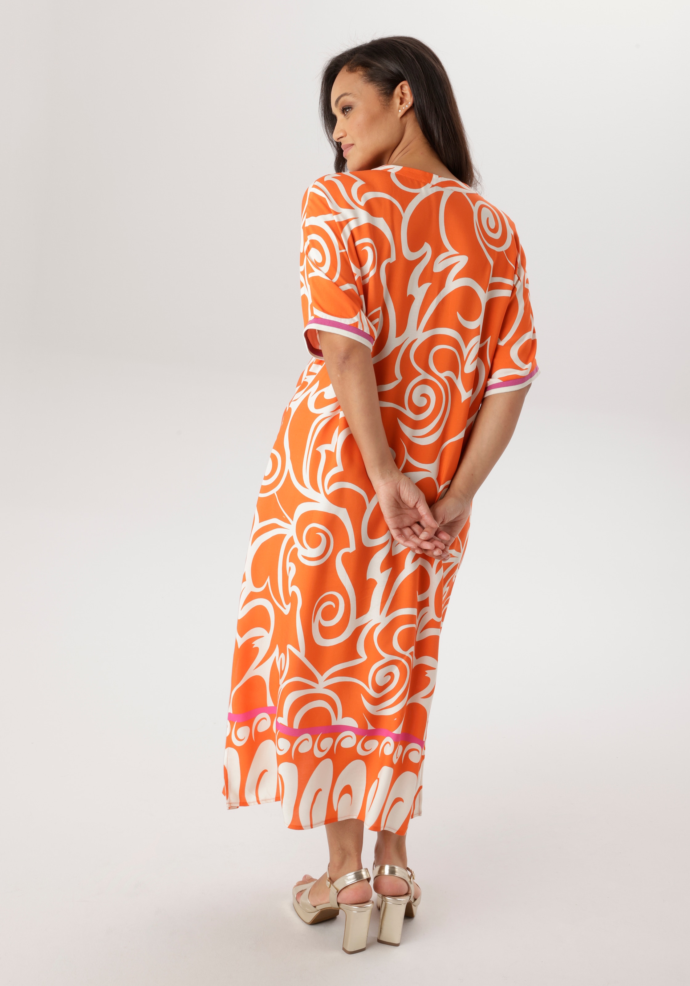 Aniston PLUS Sommerkleid mit extravagantem, grafischen Druck