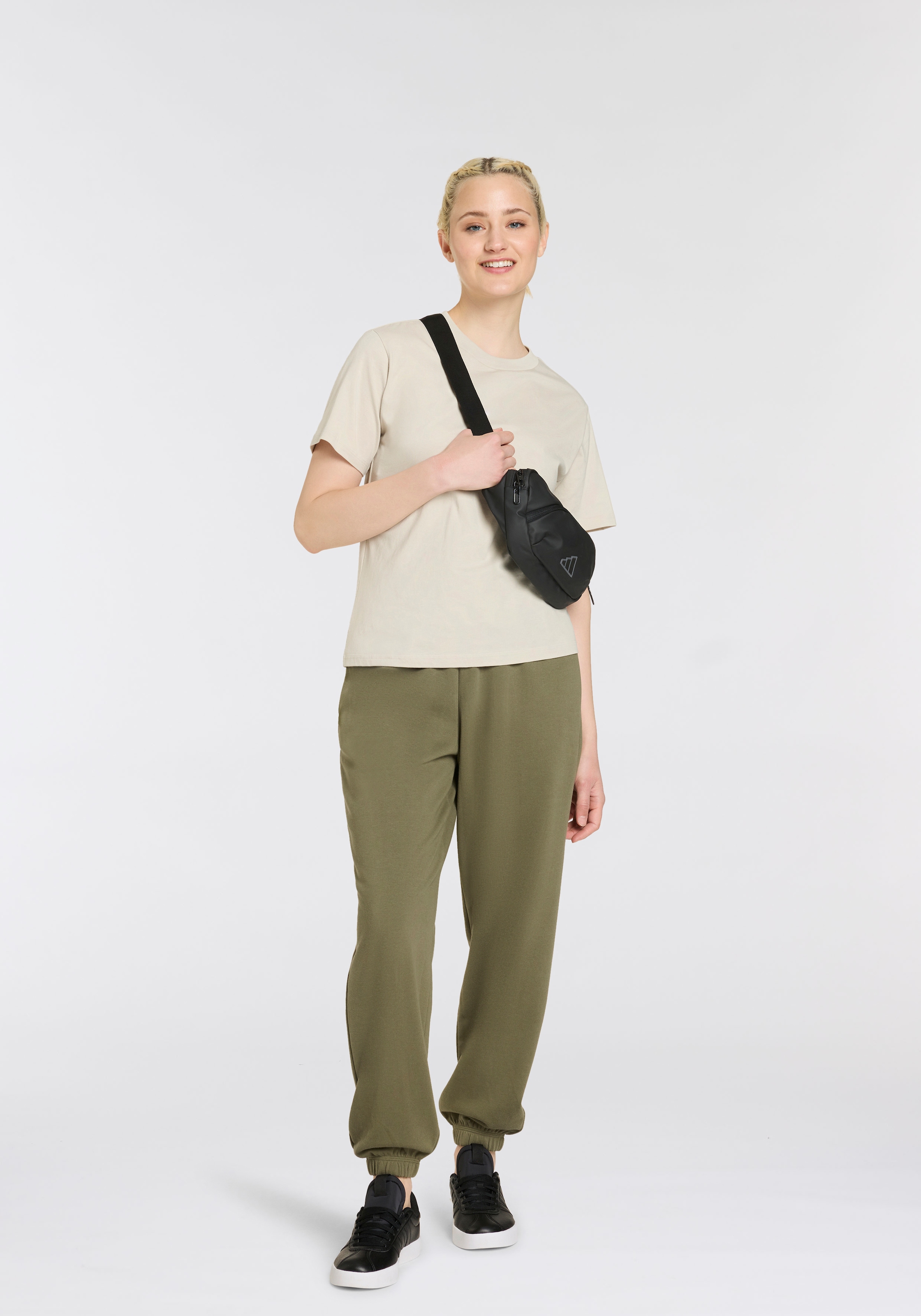 adidas Sportswear Sporthose »W SL FT CF PT«, (1 tlg.), Jogginghose aus weichem French Terry Material