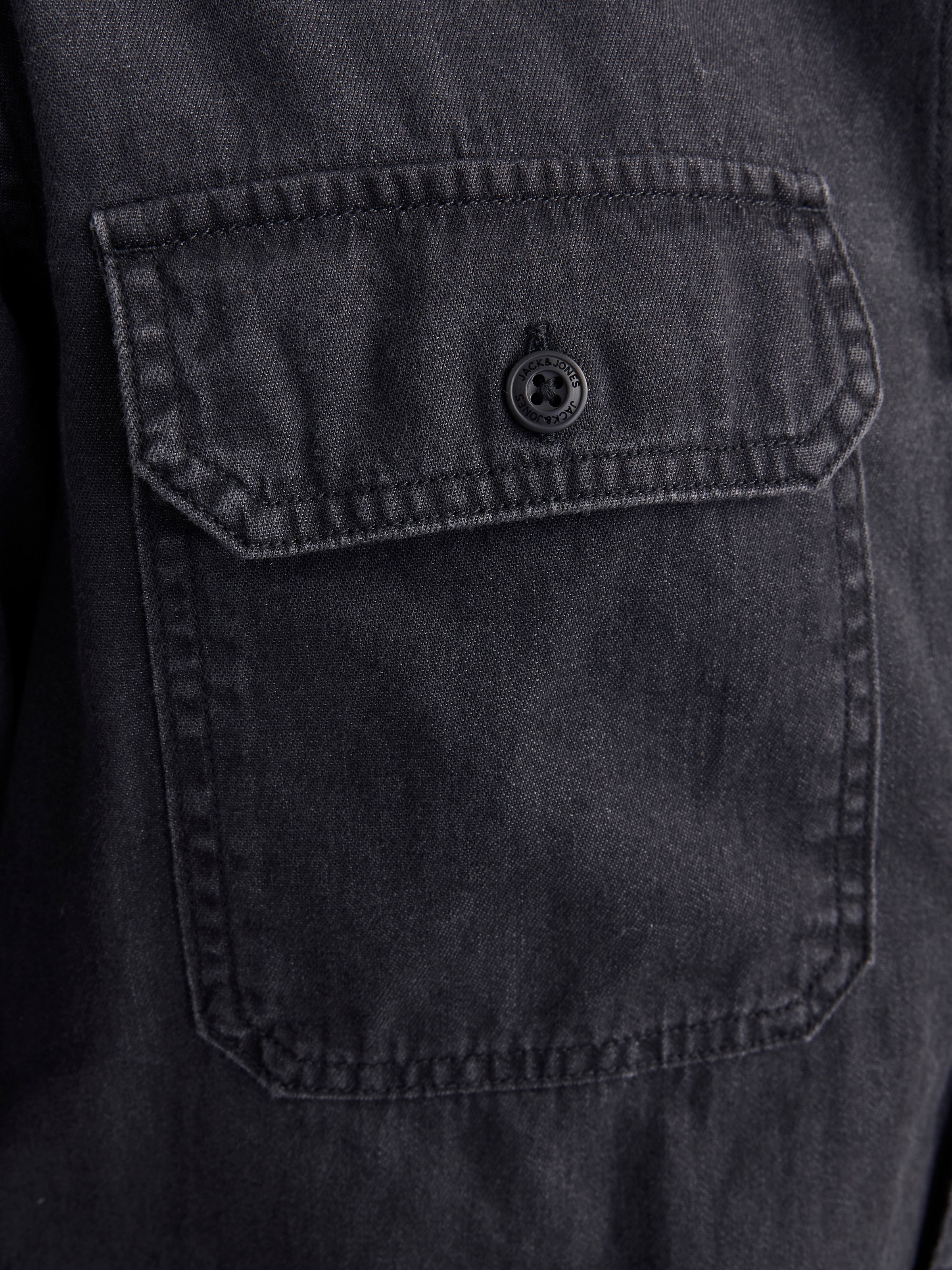 Jack & Jones Langarmhemd »JJETRAVIS SHIRT LS NOOS«, mit Brusttaschen