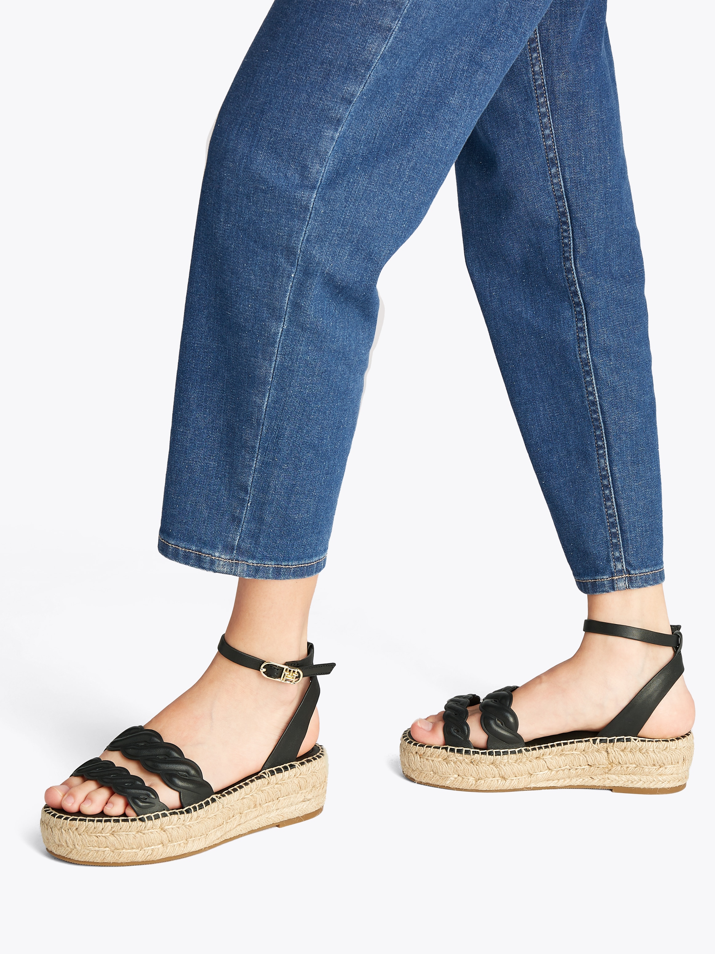 Tommy Hilfiger Keilsandalette »LEATHER ROPE REAL ESPAD SANDAL«  , Plateau, Sommerschuh, Riemchensandale mit verstellbarer Schnalle