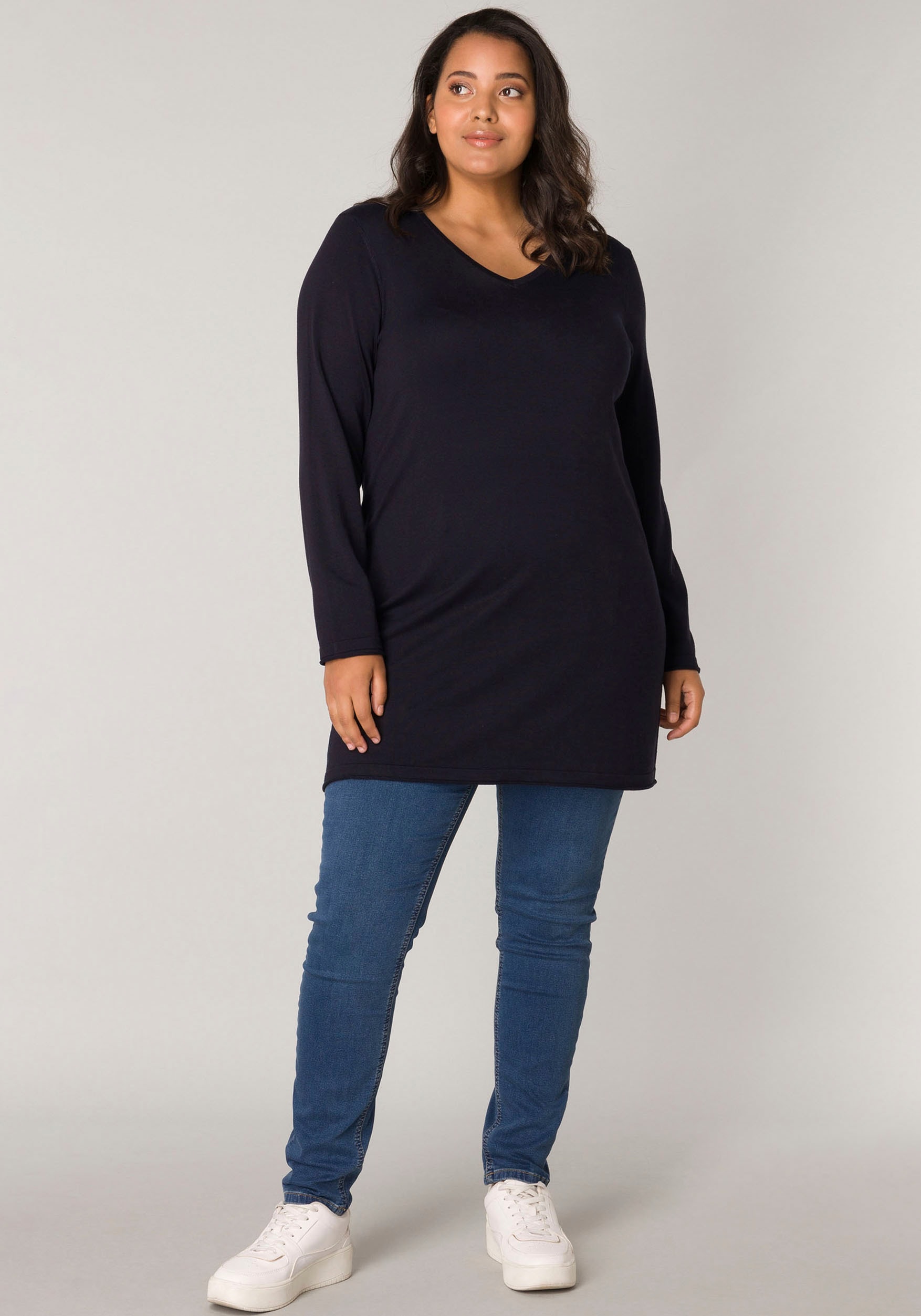 Base Level Curvy V-Ausschnitt-Pullover »BAS-ANINE-LONG«, Feinstrick-Qualität