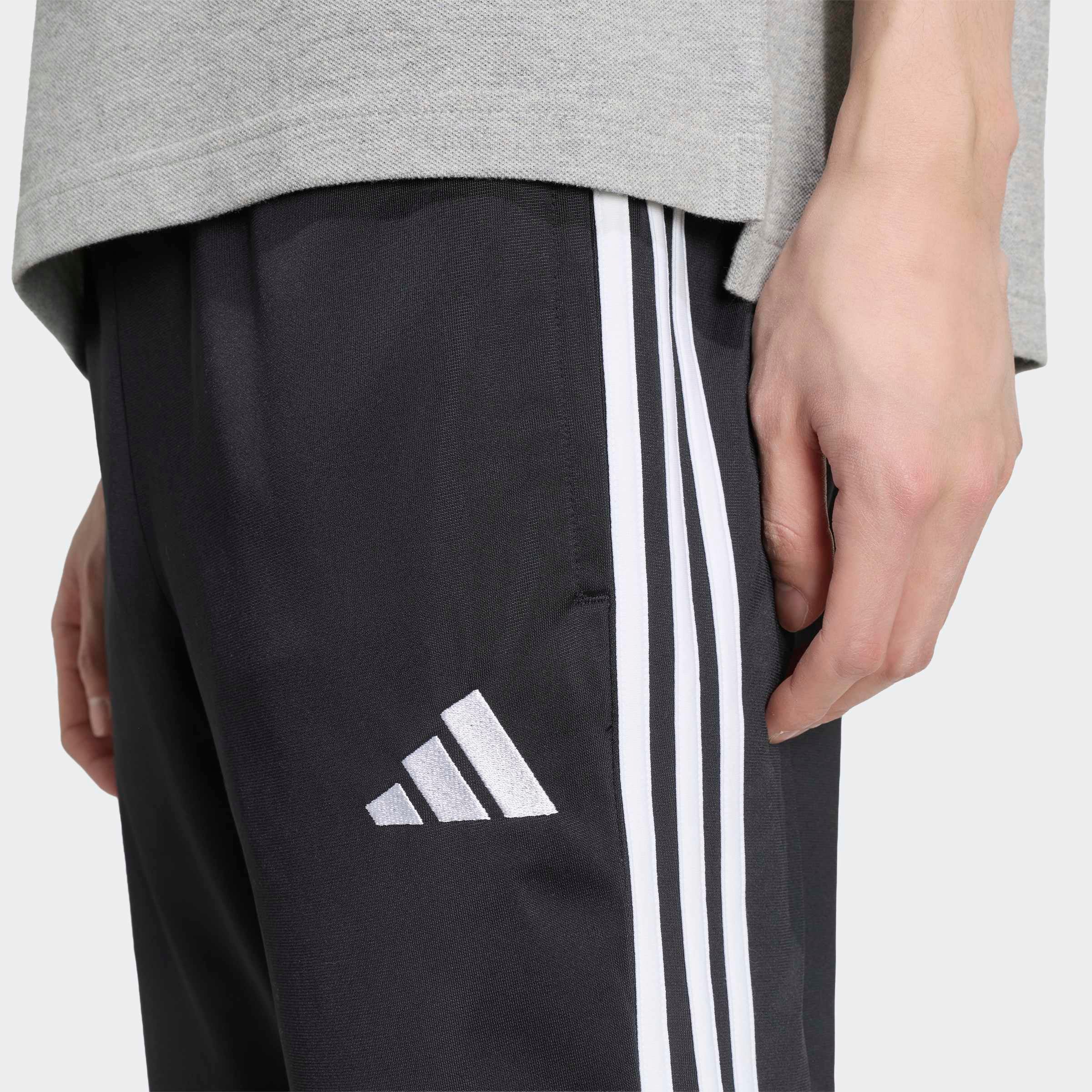 adidas Sportswear Sporthose »M DAYRDY TP«  sportlicher Stil, für Jogging und Training, aus Polyester
