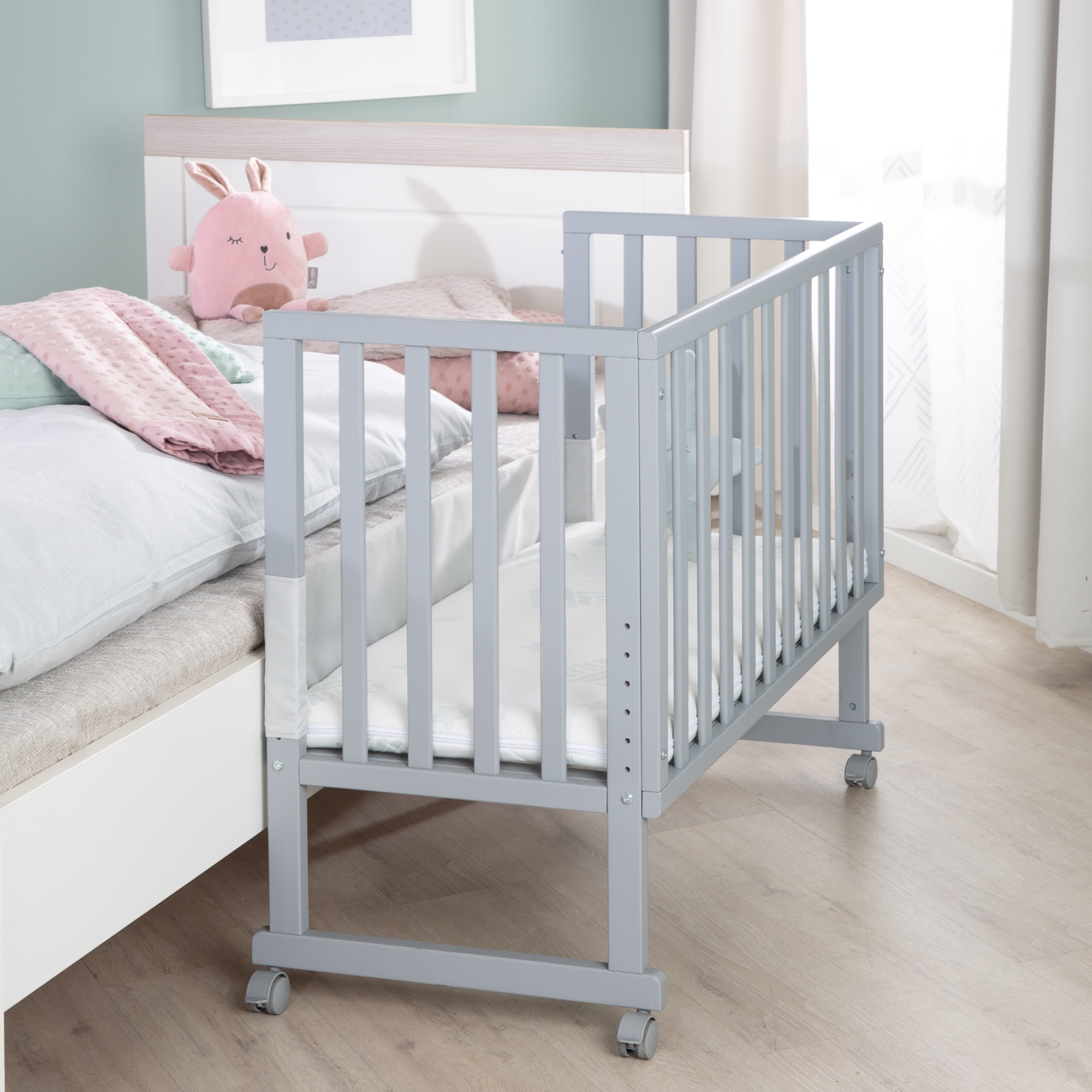 roba® Stubenbett »3in1 roba Style, taupe/silbergrau«, mit 4 Rollen, Matratze, Nestchen und Sicherheitsbarriere
