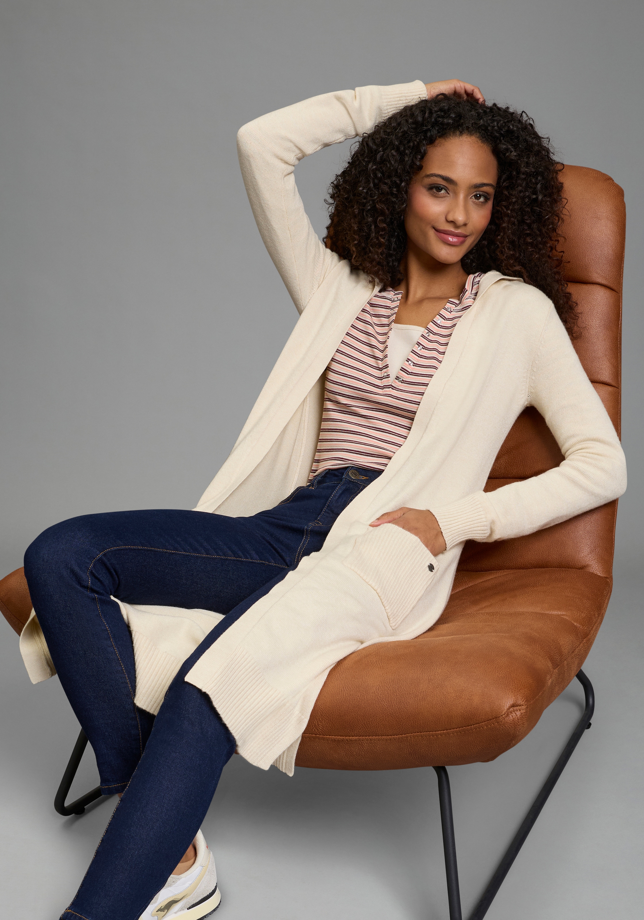 KangaROOS Longstrickjacke in offener Long-Form mit Kapuze