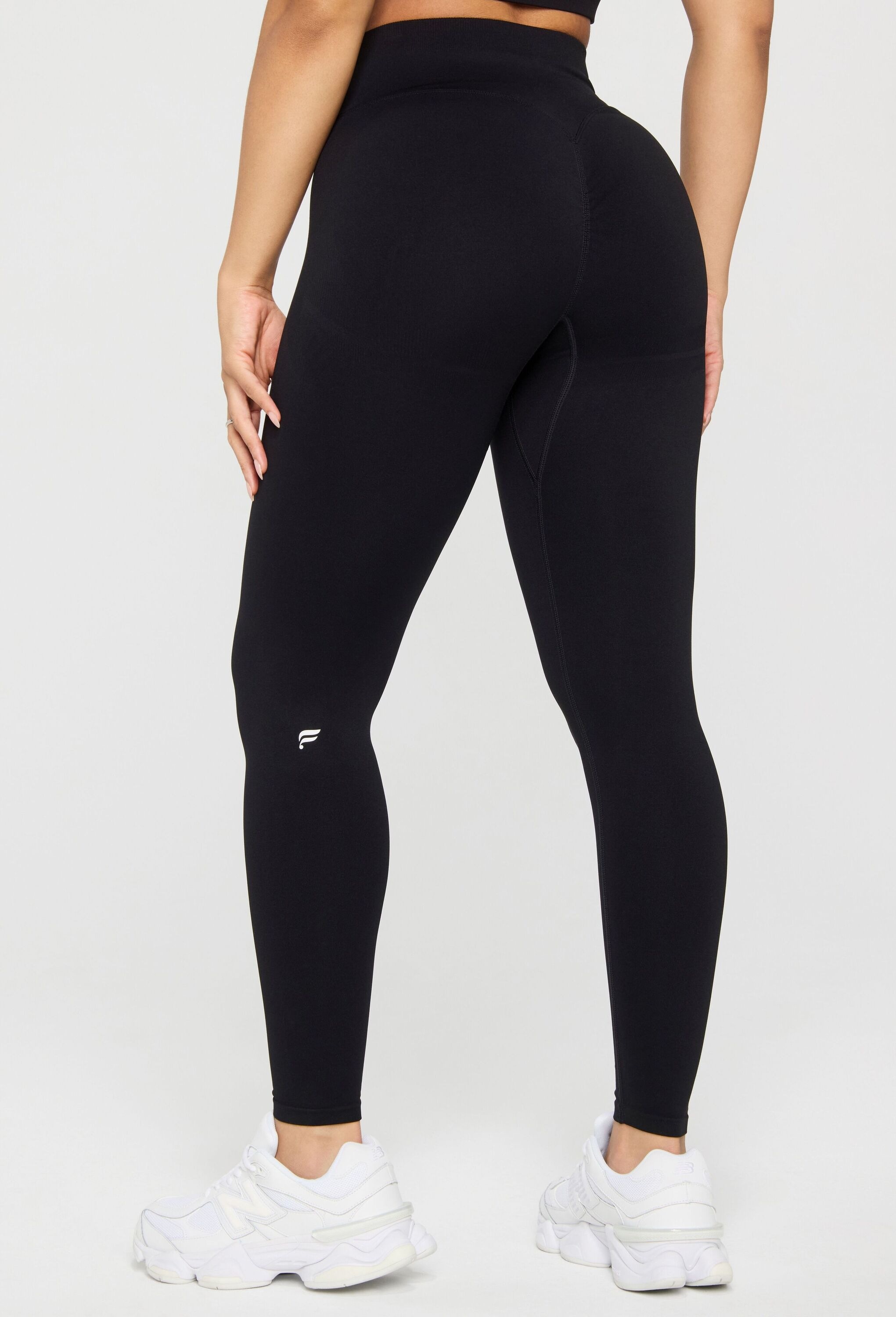 Fabletics Leggings »Fabletics Leggings SEAMLESS SCRUNCH LEGGING«  aus elastischem Material