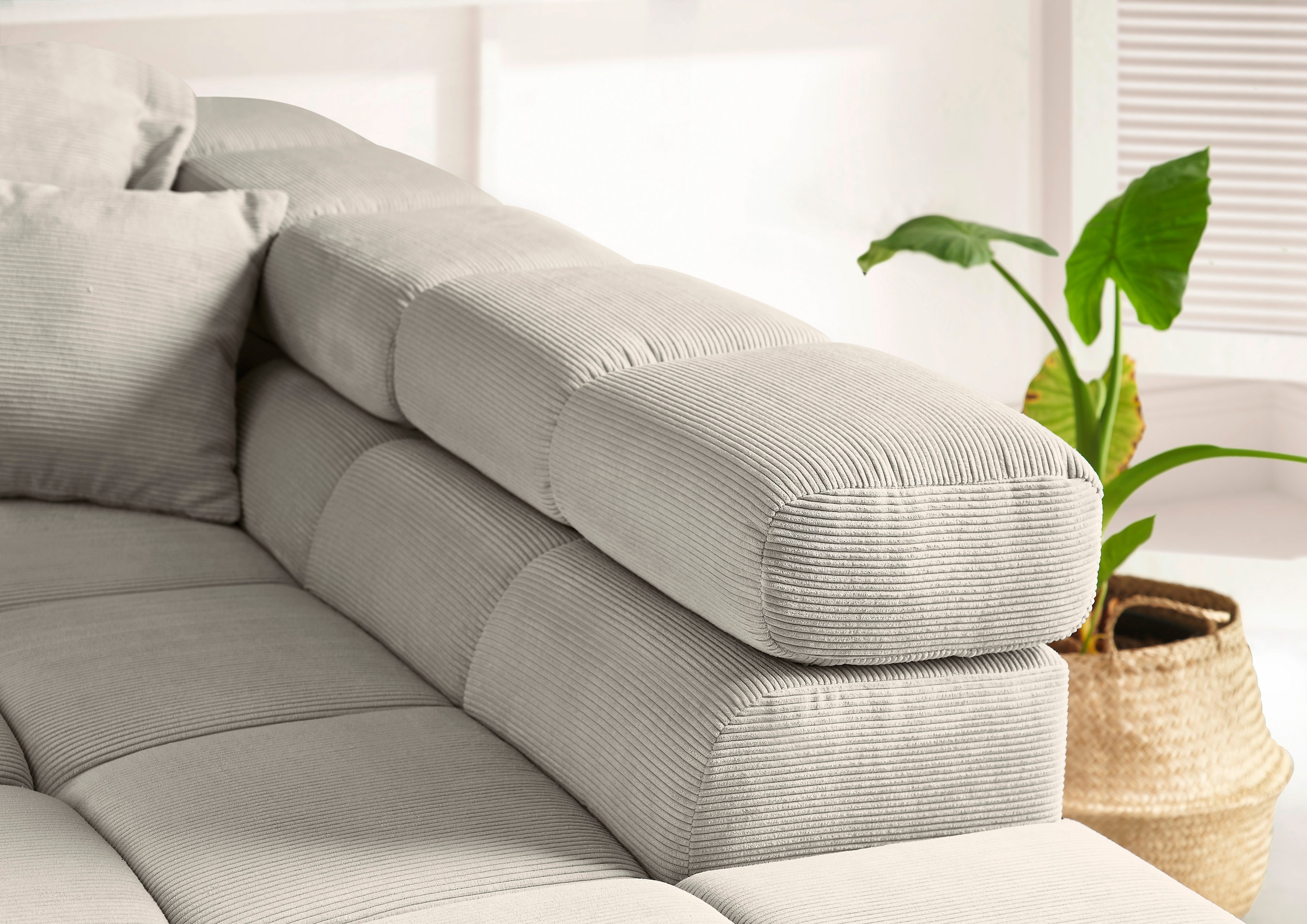 INOSIGN Ecksofa »Ancona incl. Kopfteilverstellung, Zierkissen Breite 319cm, L-Form«, wahlweise motorische Sitztiefenverstellung, auch in Cord + Easy Care