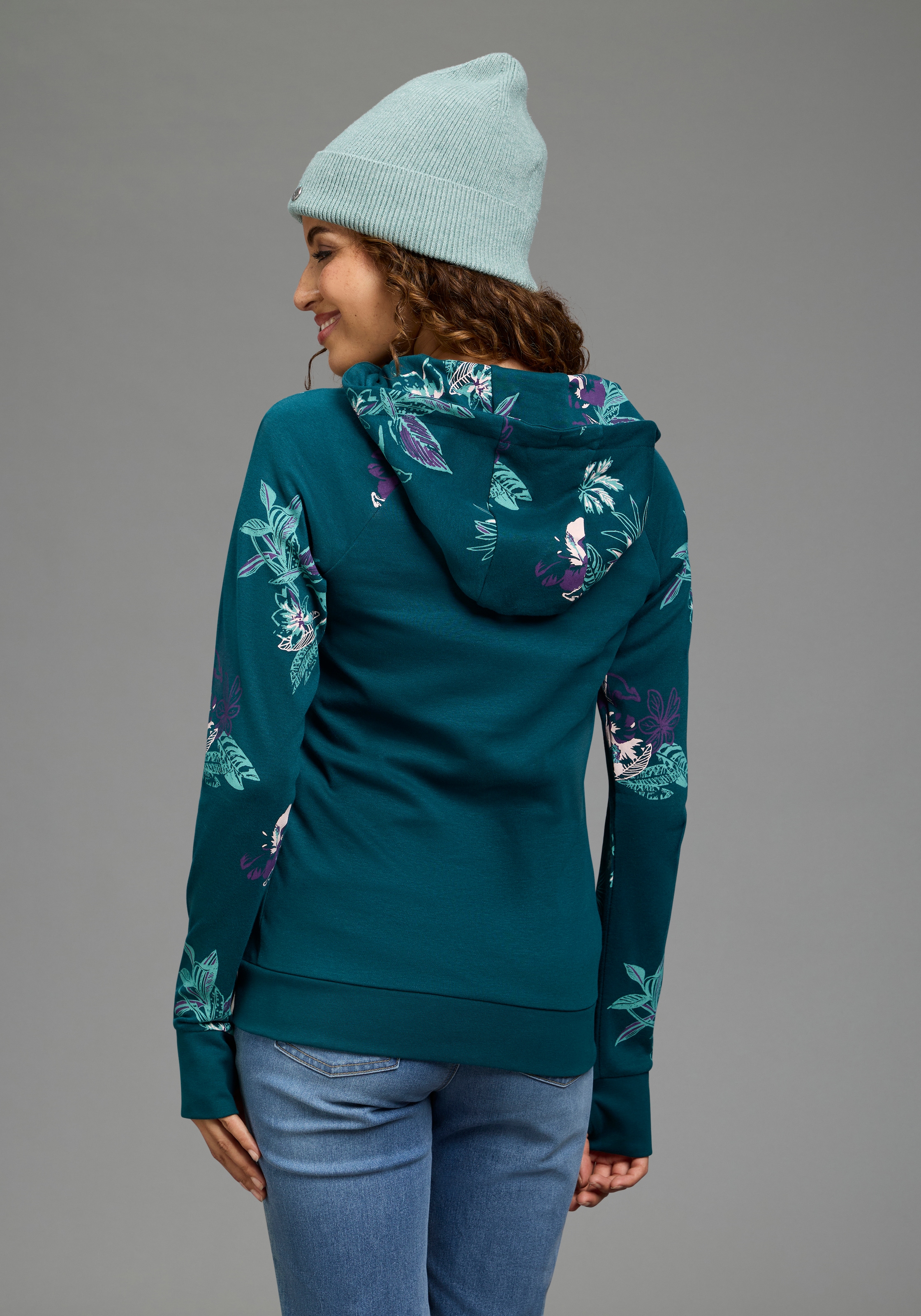 KangaROOS Kapuzensweatjacke hüftbedeckende Länge, figurbetonte Passform, mit Kordelzug