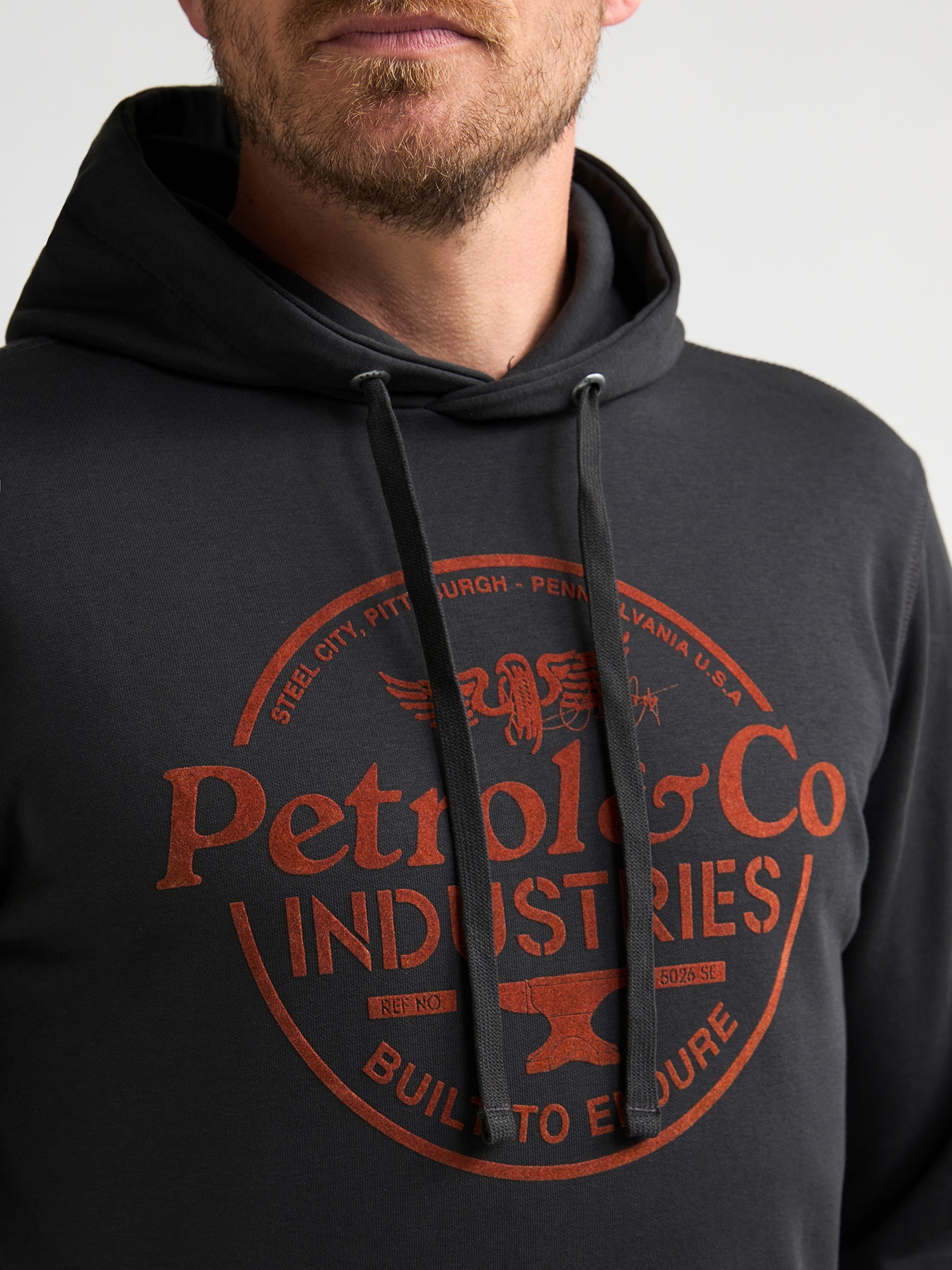 Petrol Industries Kapuzensweatshirt , mit angesetzten Bündchen
