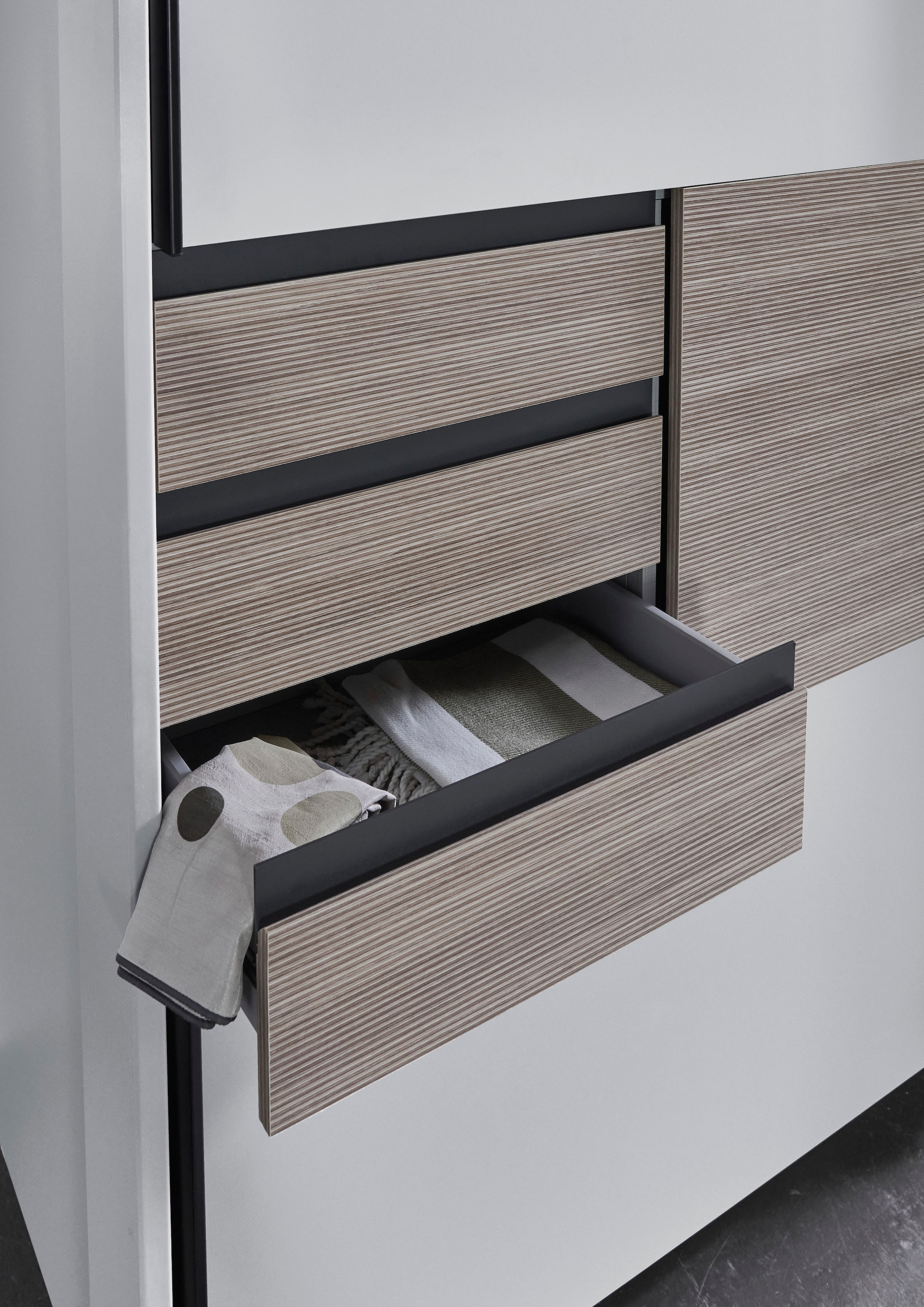 Wimex Schwebetürenschrank »Bremen in der Breite 180cm, wahlweise mit Spiegel« mit moderner Multiplex Optik, inkl. Schubladen