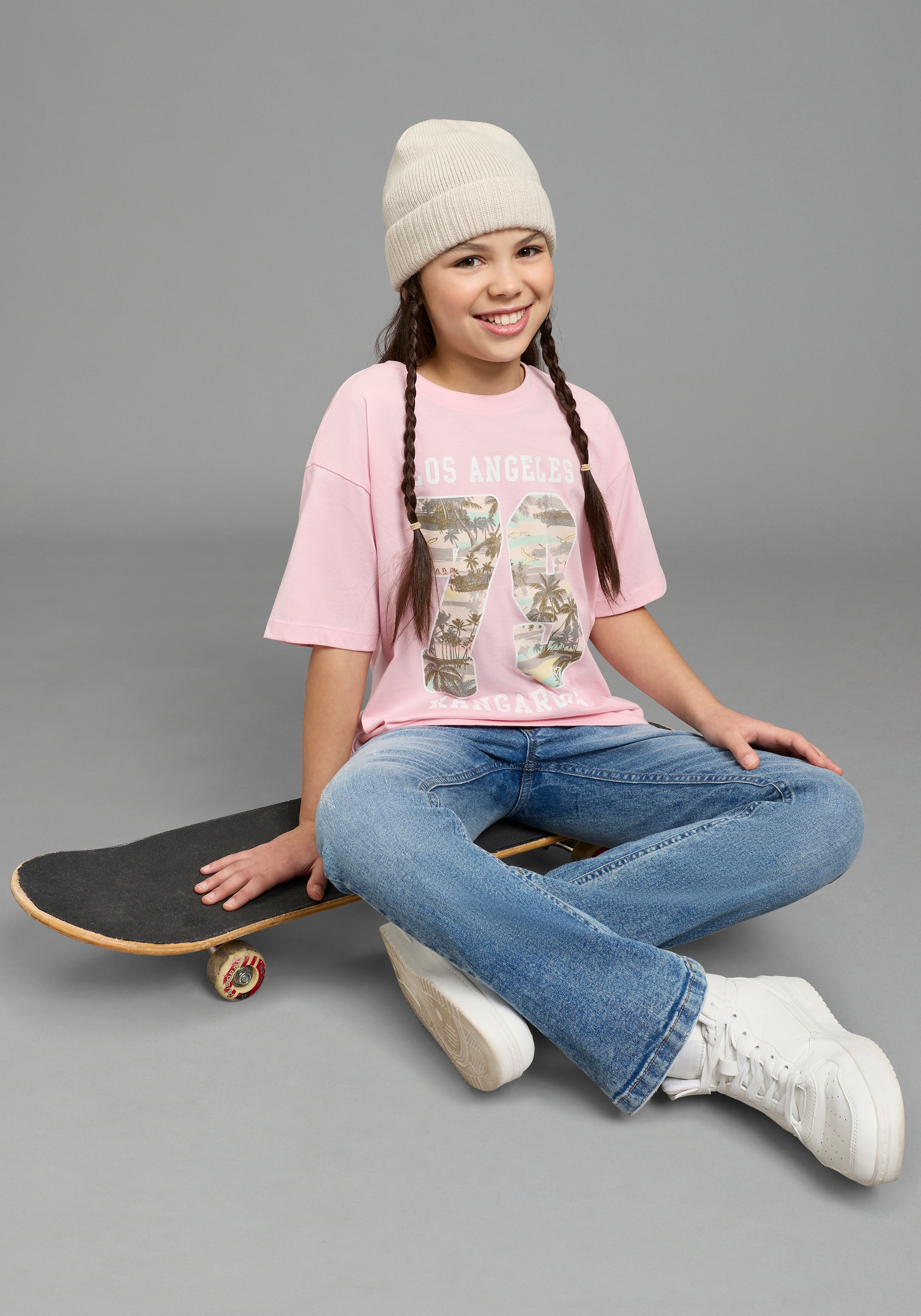 KangaROOS T-Shirt »Locker geschnittenes Shirt mit Palmenprint« lässige Passform, Kurzarm, bedruckt, aus Baumwolle