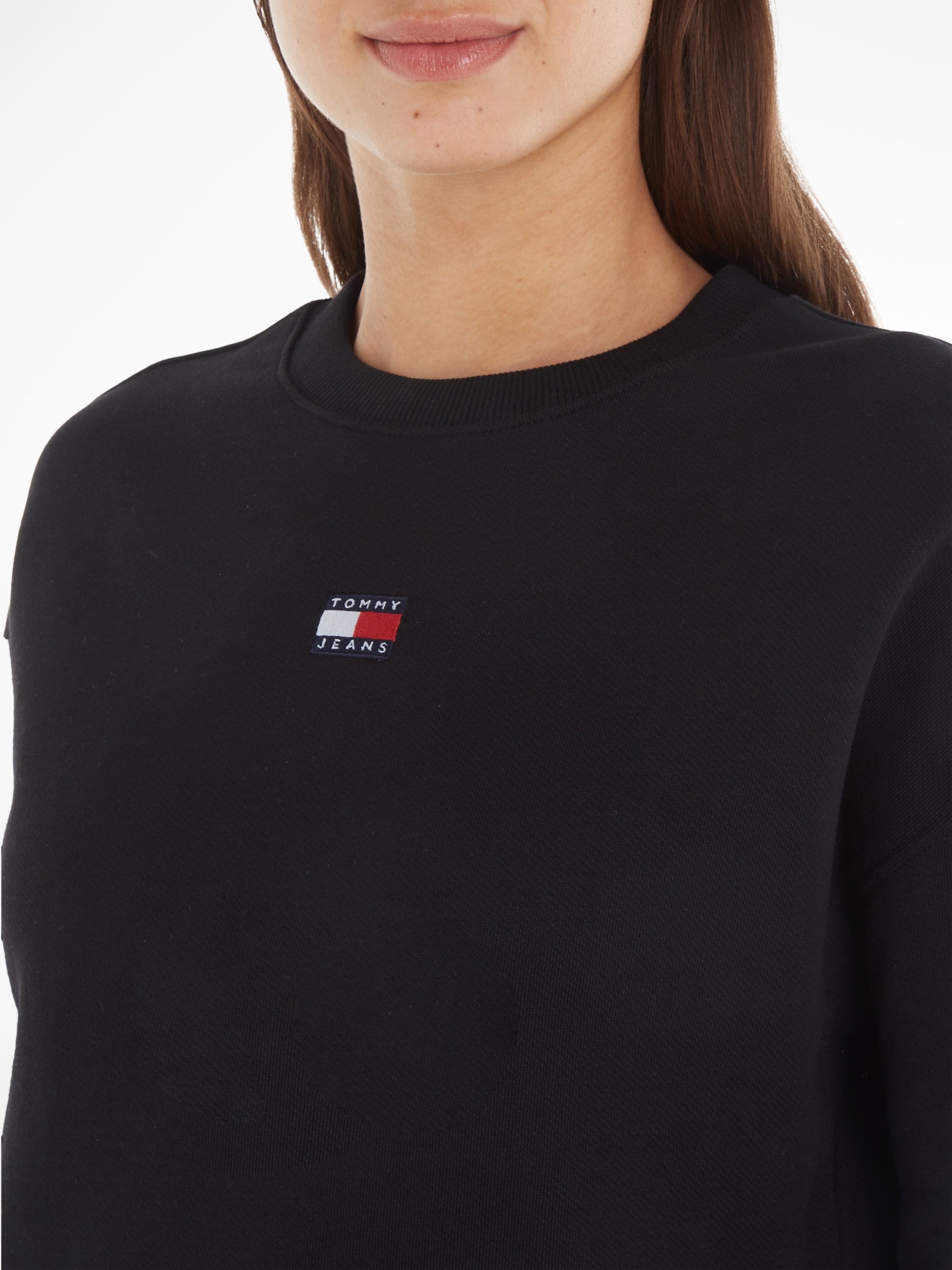 Tommy Jeans Sweatshirt »Sweatshirt TJW BXY BADGE«, mit Dropshoulder-Design und Frontlogo