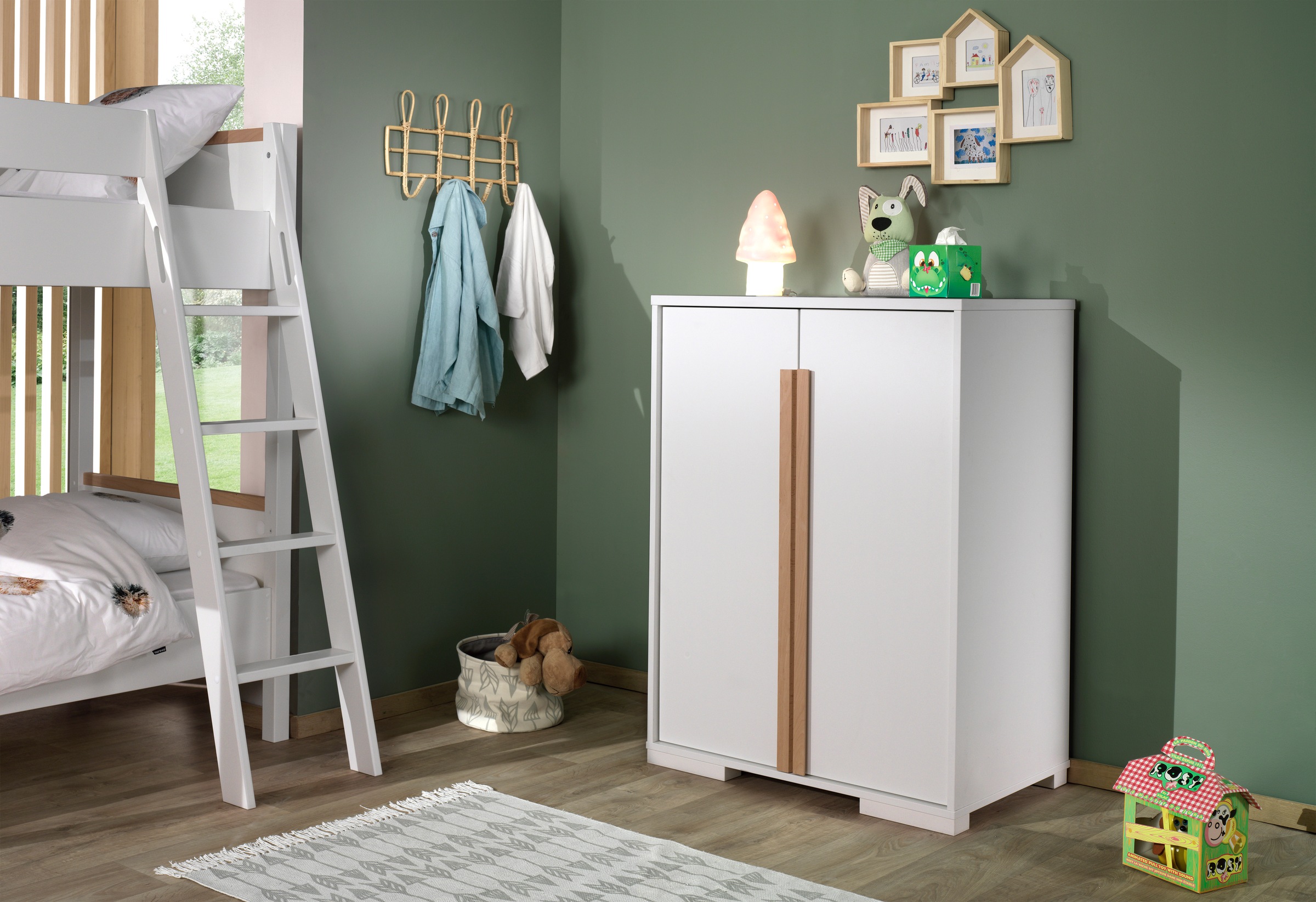 Vipack Kleiderschrank »London, Kinderkleiderschrank«, (Made in Europe), Wäscheschrank, mit Melamin-Oberfläche und Soft-Close