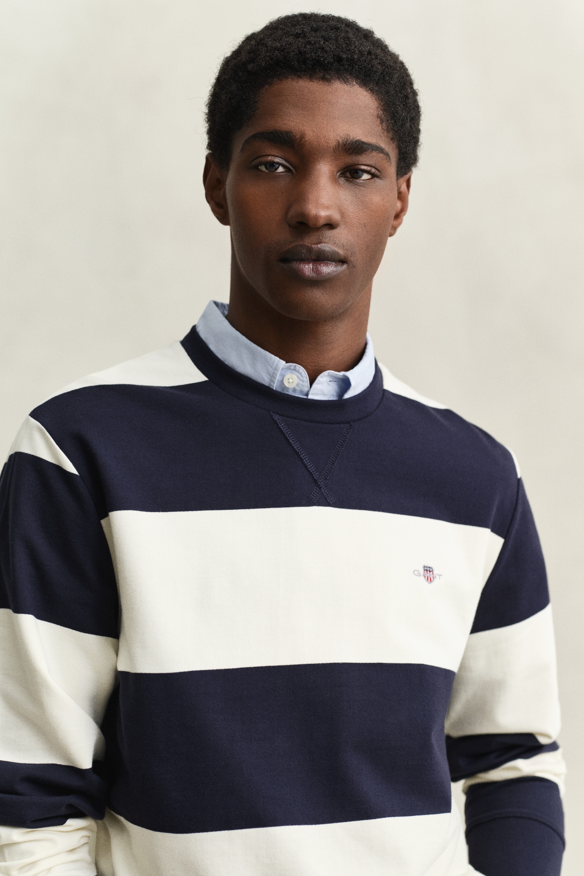 Gant Sweatshirt »STRIPED C-NECK«, mit Rundhals und Logostickerei
