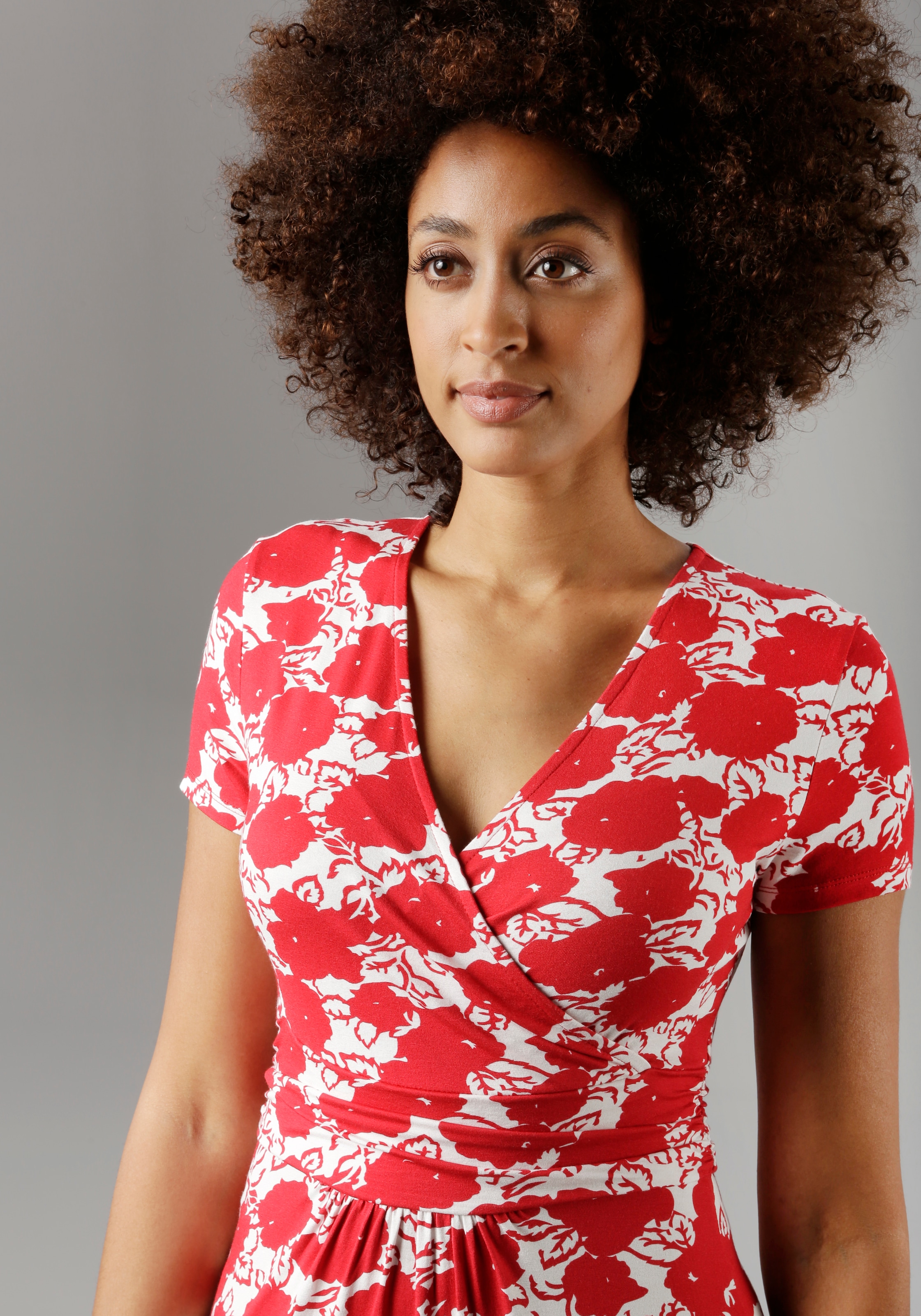 Aniston SELECTED Sommerkleid, mit gewickeltem Ausschnitt