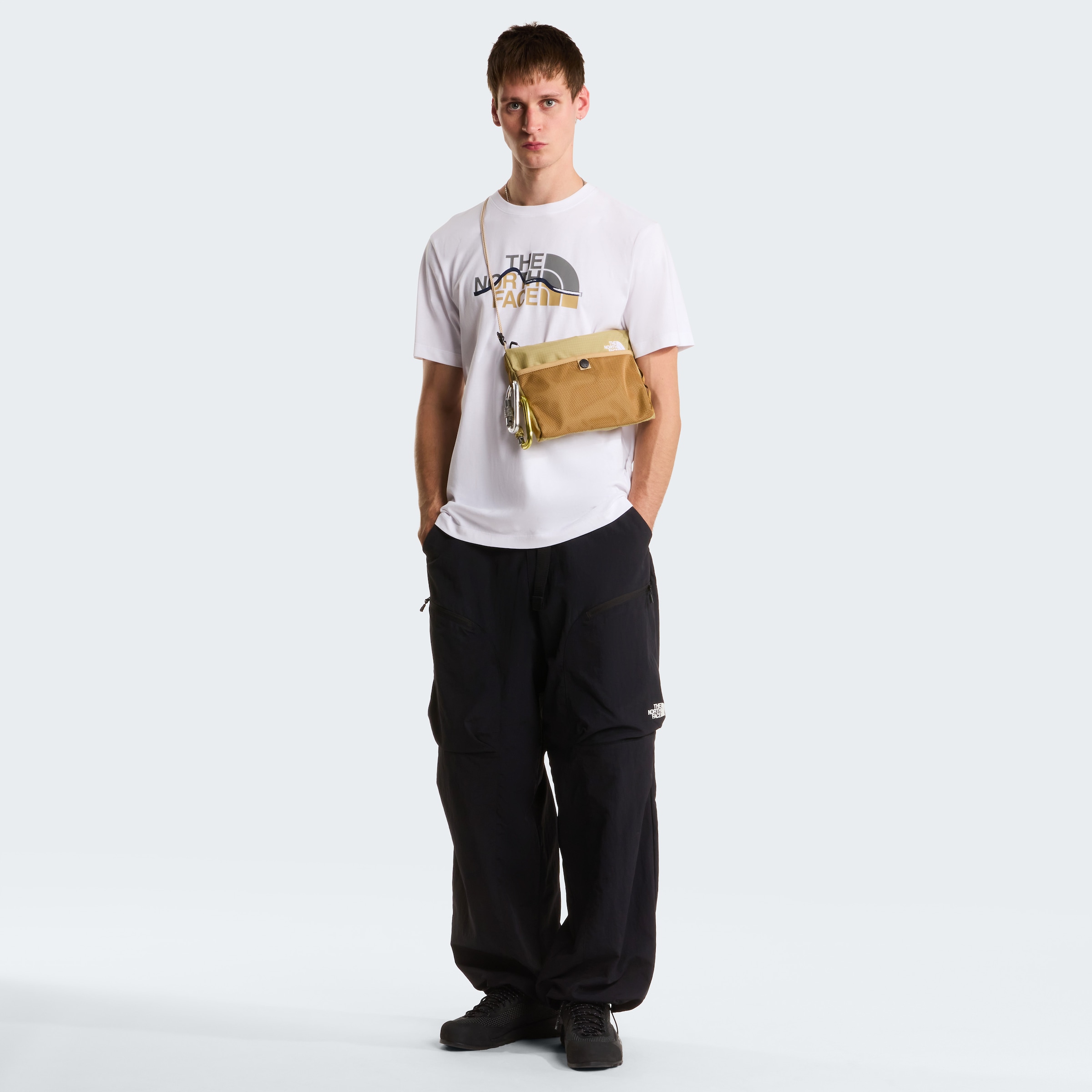 The North Face T-Shirt »M MOUNTAIN LINE REGULAR SHORT SLEEVE TEE« normale Passform, Kurzarm, für Sport und Outdoor, aus Baumwolle