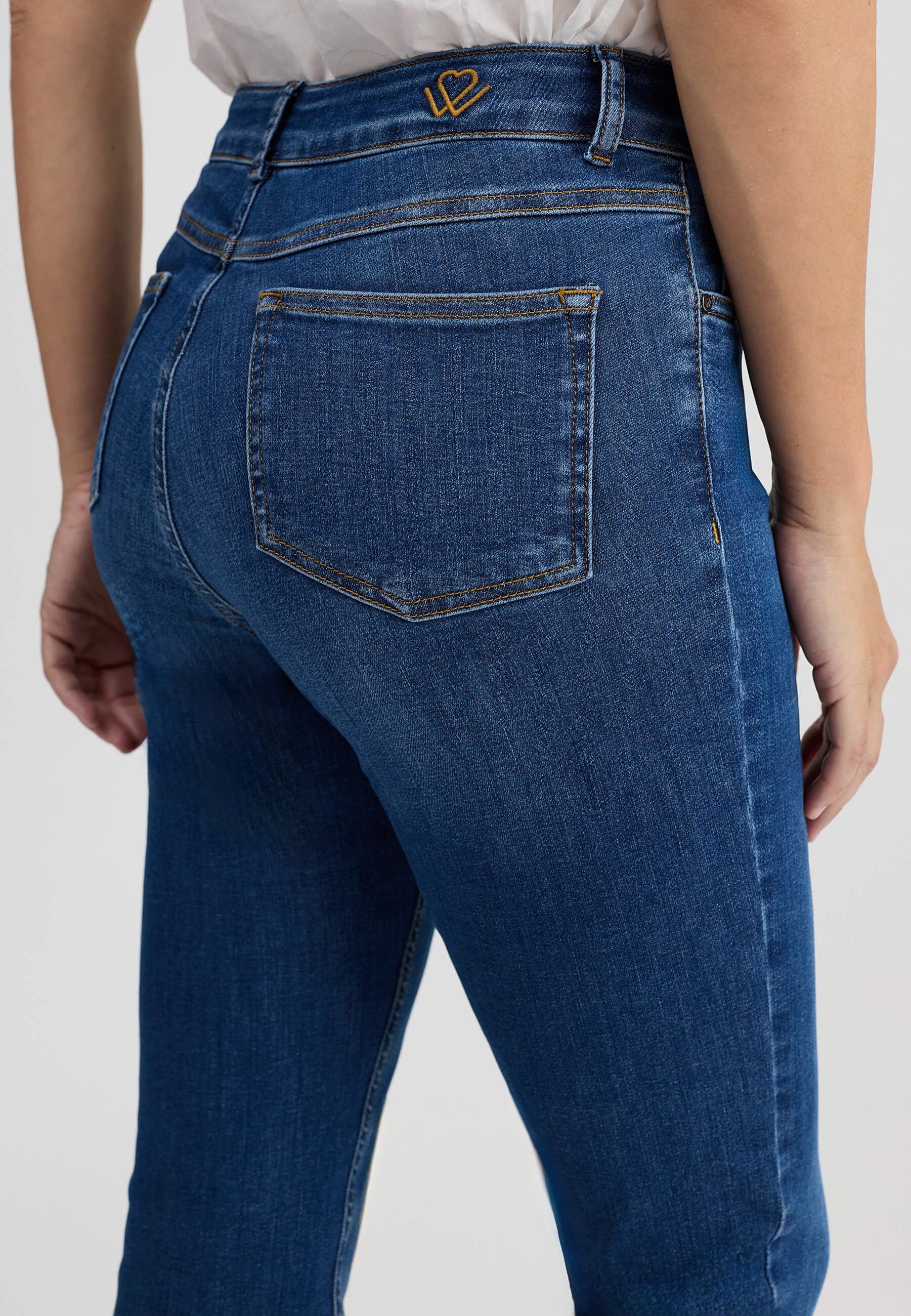wonderjeans High-waist-Jeans »Skinny« in körperbetonter Passform