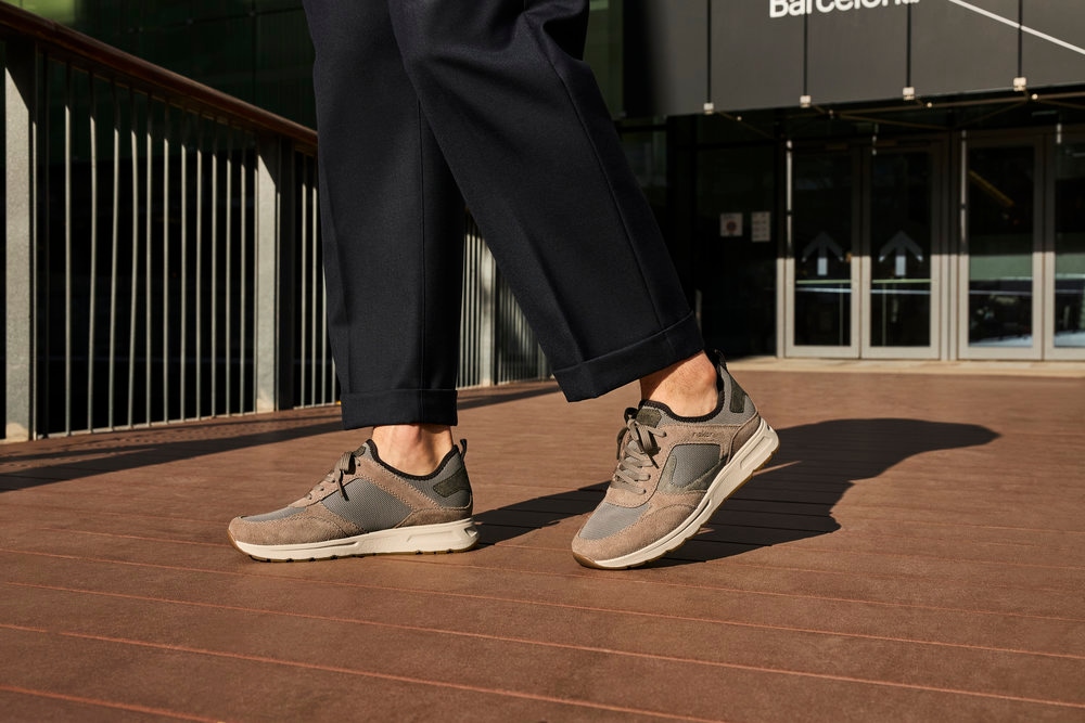 Rieker Slip-On Sneaker, Schlupfschuh, Halbschuh, Freizeitsneaker mit Schnürelement