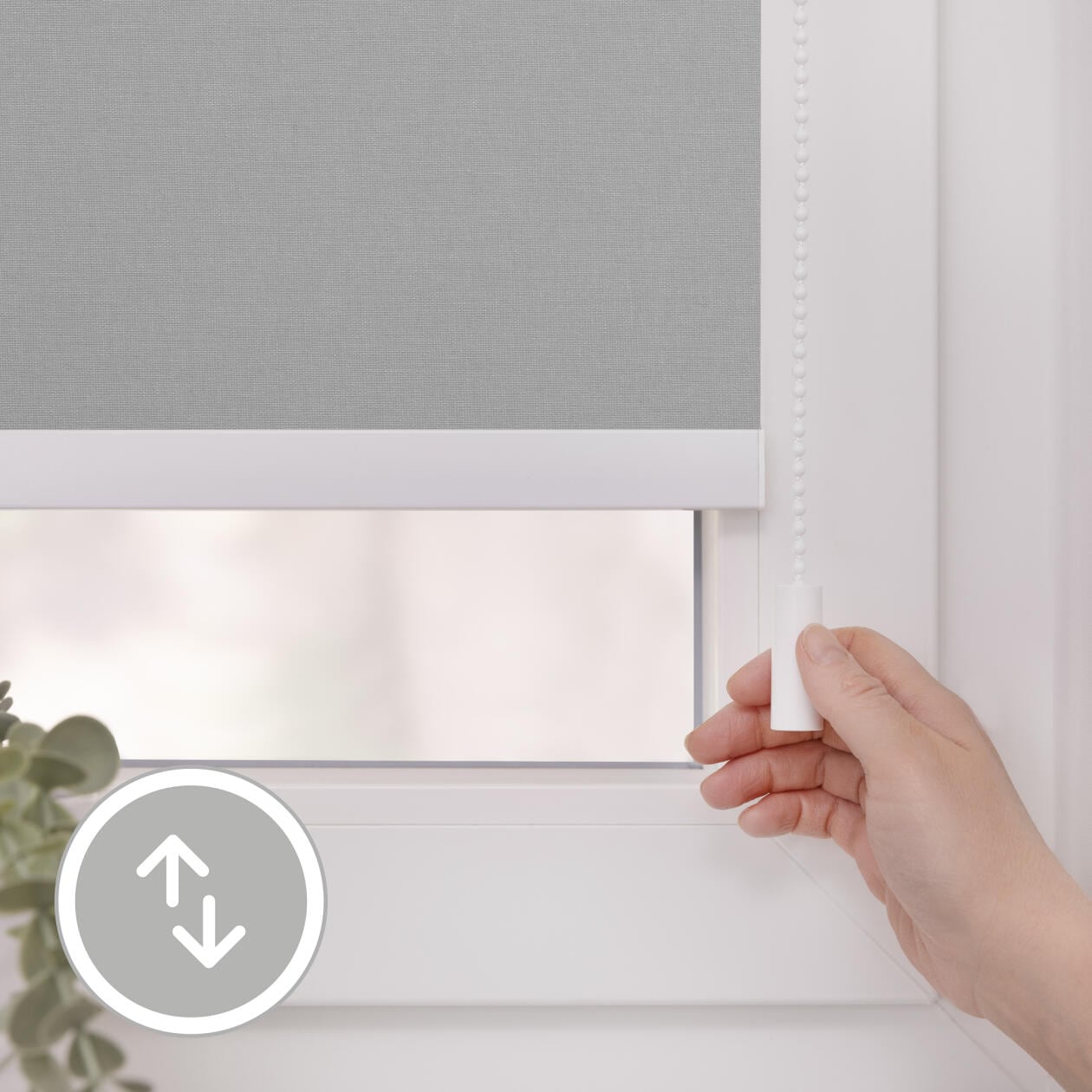 LICHTBLICK ORIGINAL Rollo »Klemmfix, ohne Bohren« verdunkelnd Blendschutz | Sichtschutz | Verdunkelung mit Bohren/ohne Bohren freihängend Steuerbar mit Bluetooth-App, integrierter Elektromotor und Akku