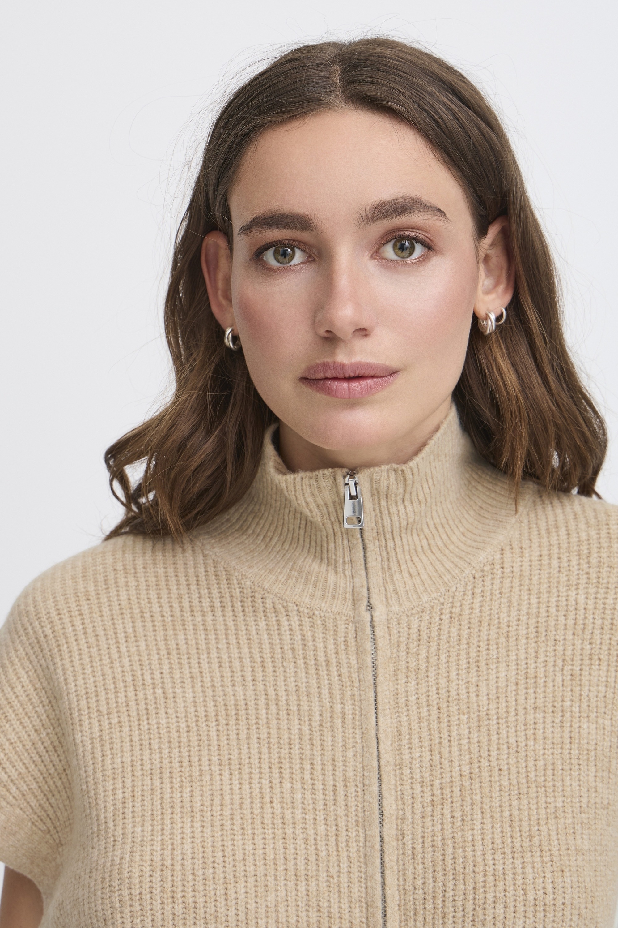 Ichi Strickjacke »Damen Ärmellose IHDUCIE«