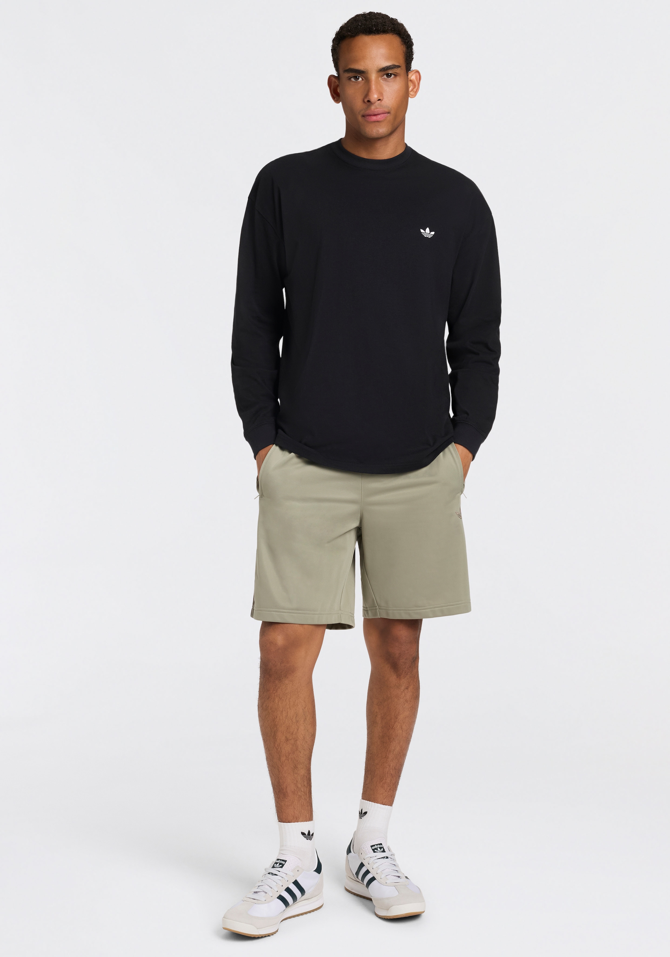adidas Originals T-Shirt »ESS LS TEE« sportlicher Stil, mit Rundhalsausschnitt, mit kurzen Ärmeln