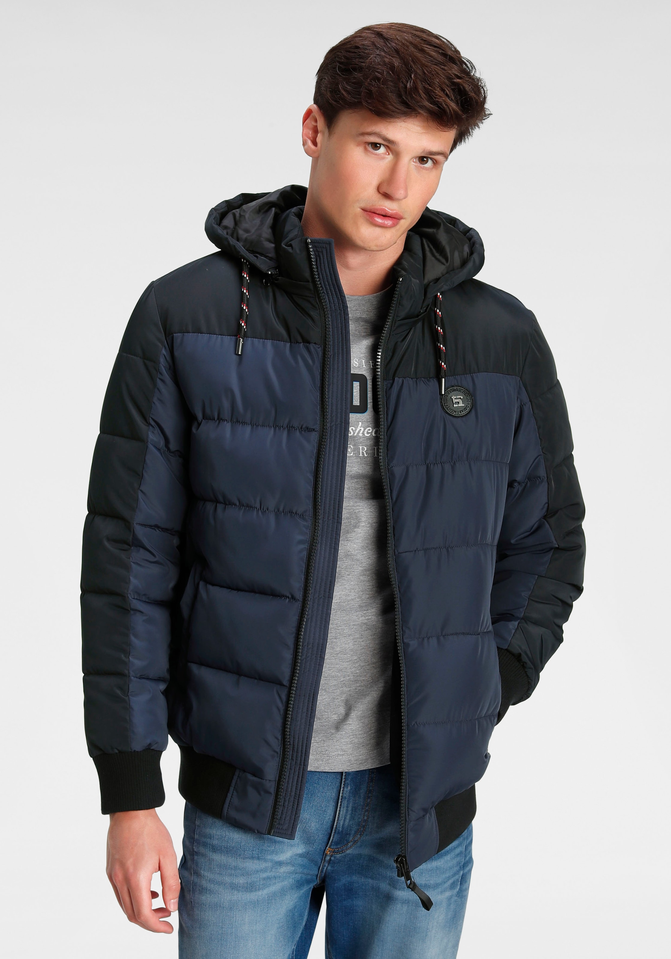 H.I.S Steppjacke, mit Kapuze, für kühle und windige Tage, aus leichtem Webstoff