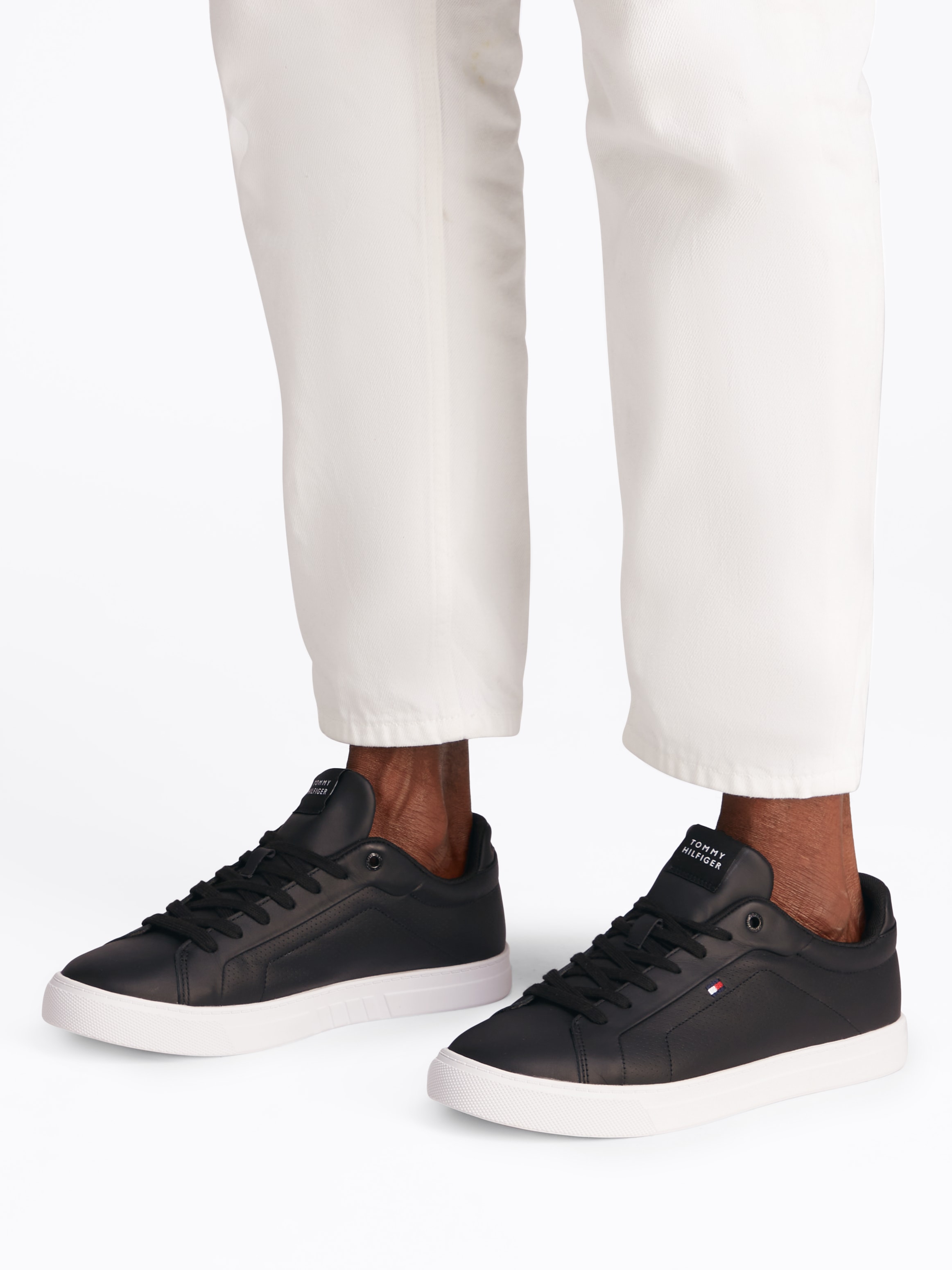 Tommy Hilfiger Sneaker »ICON COURT PINPERF LTH«, Freizeitschuh, Halbschuh, Schnürer mit weich gepolstertem Schaftrand