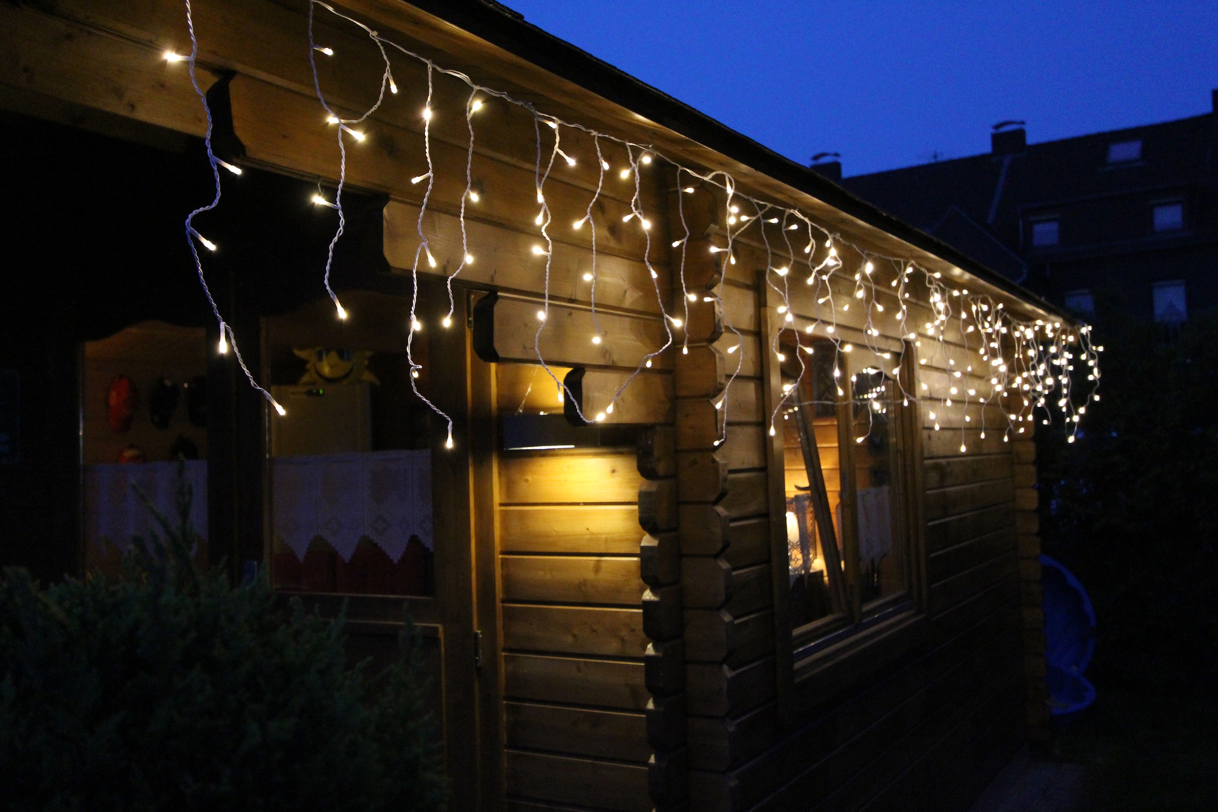 LED-Lichterkette »Eisregen, Weihnachtsdeko aussen«, 240 St.-flammig, mit Memoryfunktion