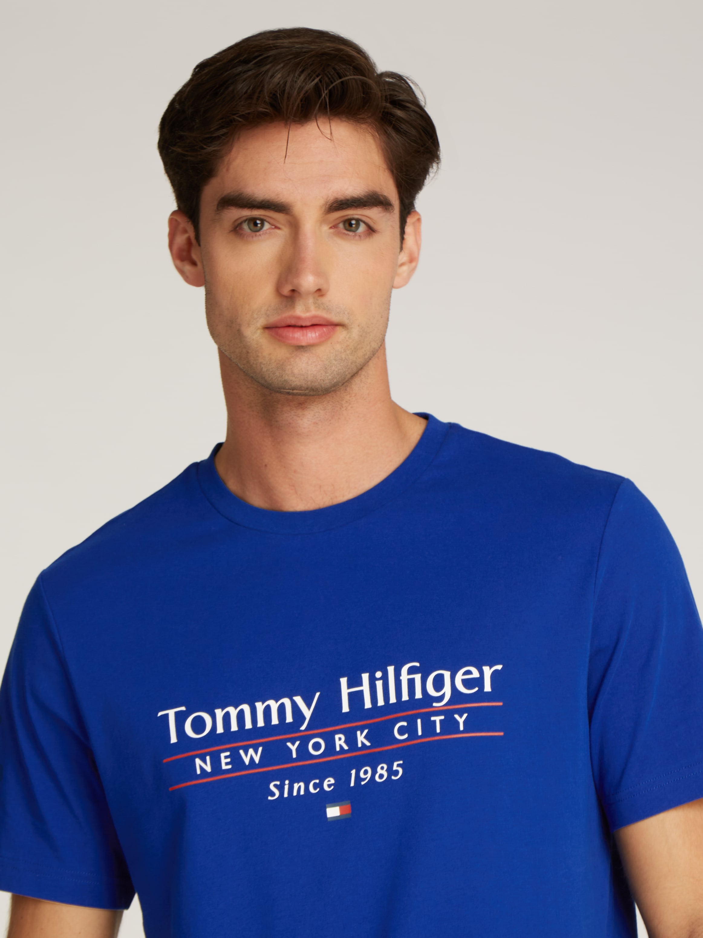 Tommy Hilfiger T-Shirt »HILFIGER CENTER STACK TEE«, mit großem Schriftprint