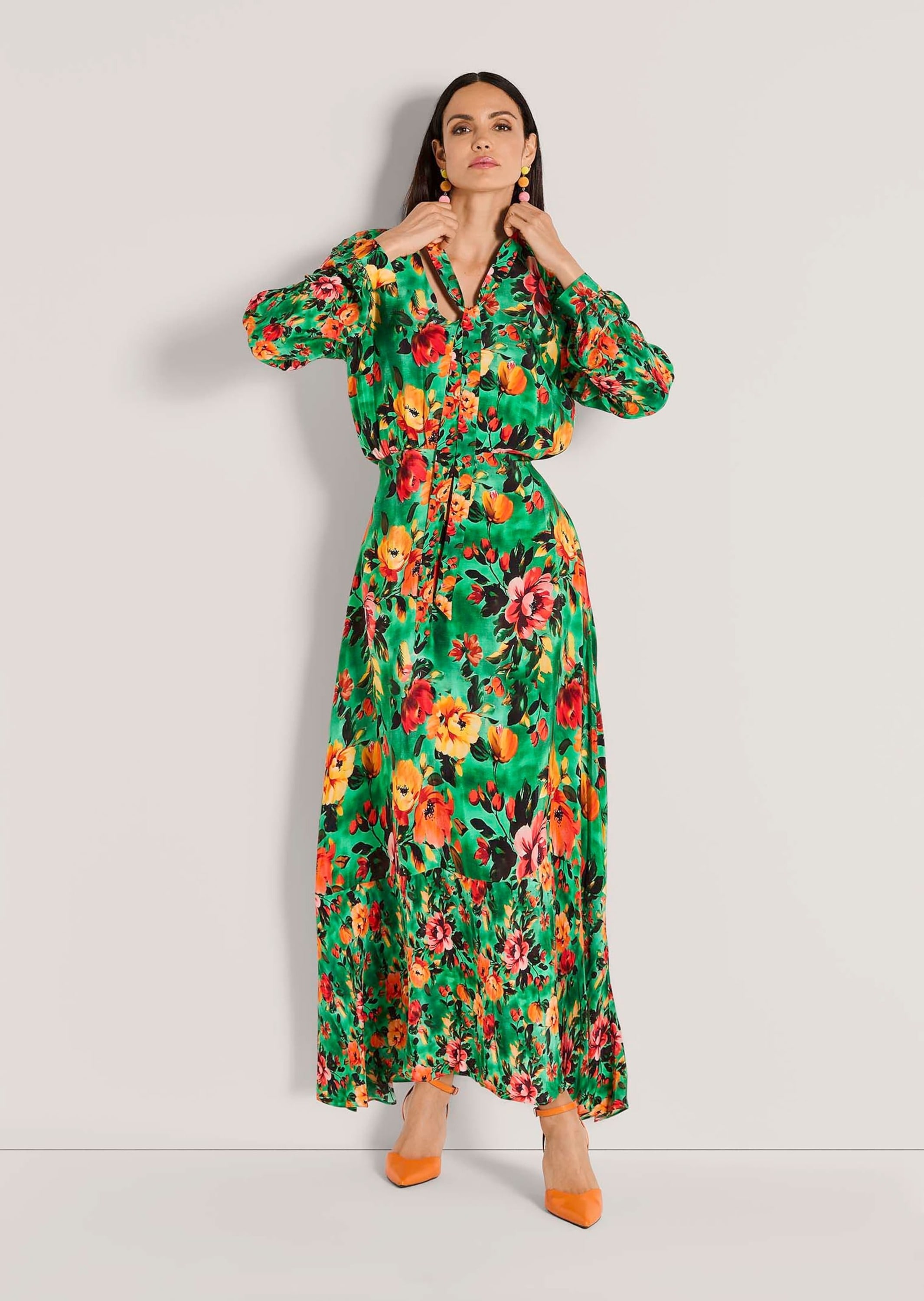 MADELEINE Druckkleid »Druckkleid Stretchkleid mit Blumenmuster« Mit Bindeband am Ausschnitt