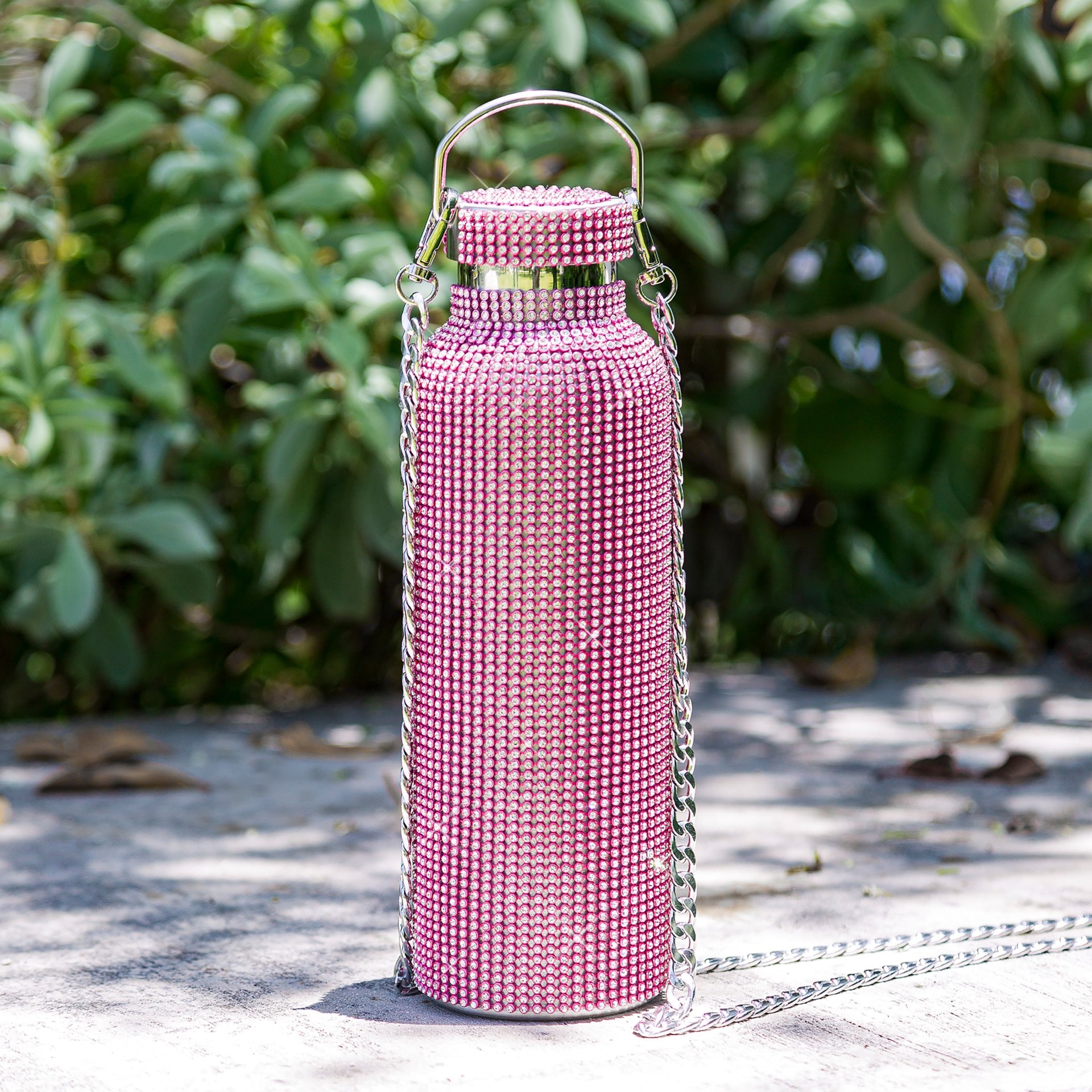 Paris Hilton Trinkflasche »Paris Hilton, Luxus Trinkgefäß mit über 5000 Strasssteinen« Wasserflasche in Diamant-Optik, Luxusgetränkebehälter, aus Edelstahl