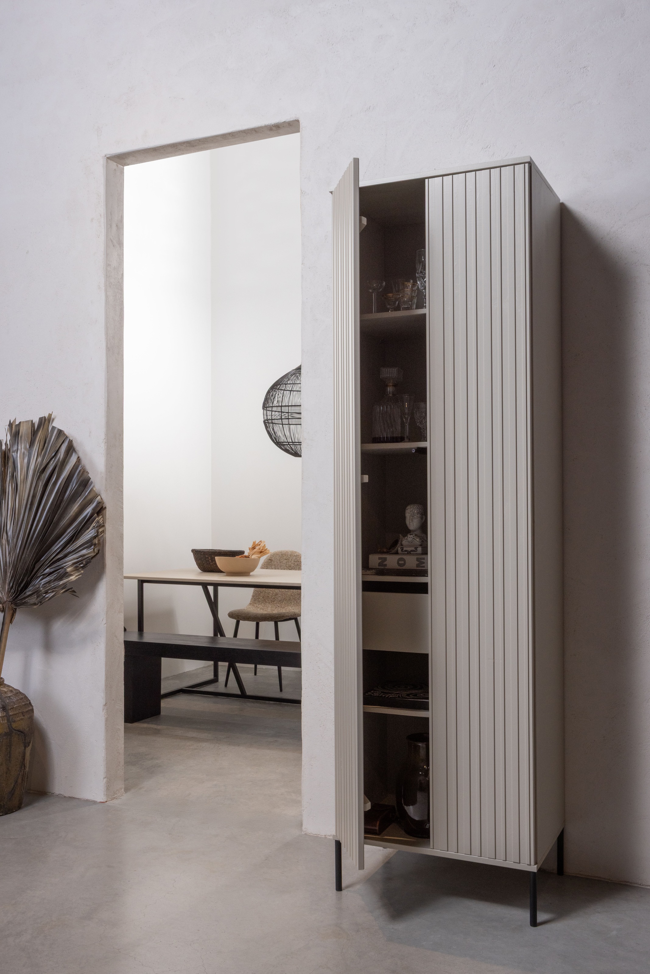 WOOOD Garderobenschrank »New Gravure, Mehrzweckschrank mit 5 Fächern« Gravure New Hochschrank von WOOOD mit Stauraum, Stil und Push-to-Open