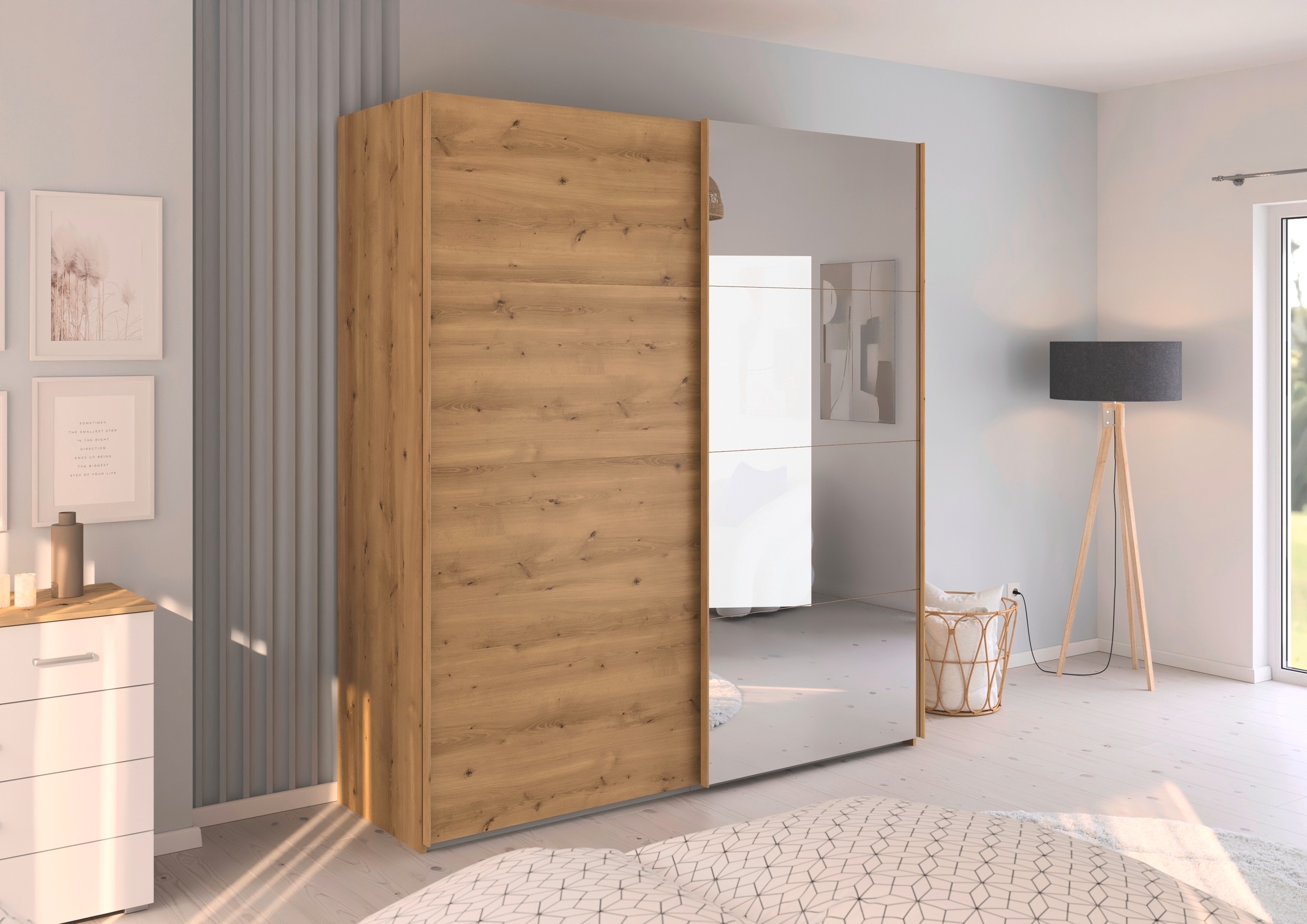 rauch Schwebetürenschrank »Kleiderschrank Schrank Garderobe Schlafzimmerschrank EVELYN«, in elegantem Stil mit Spiegel 5 Breiten viel Stauraum MADE IN GERMANY